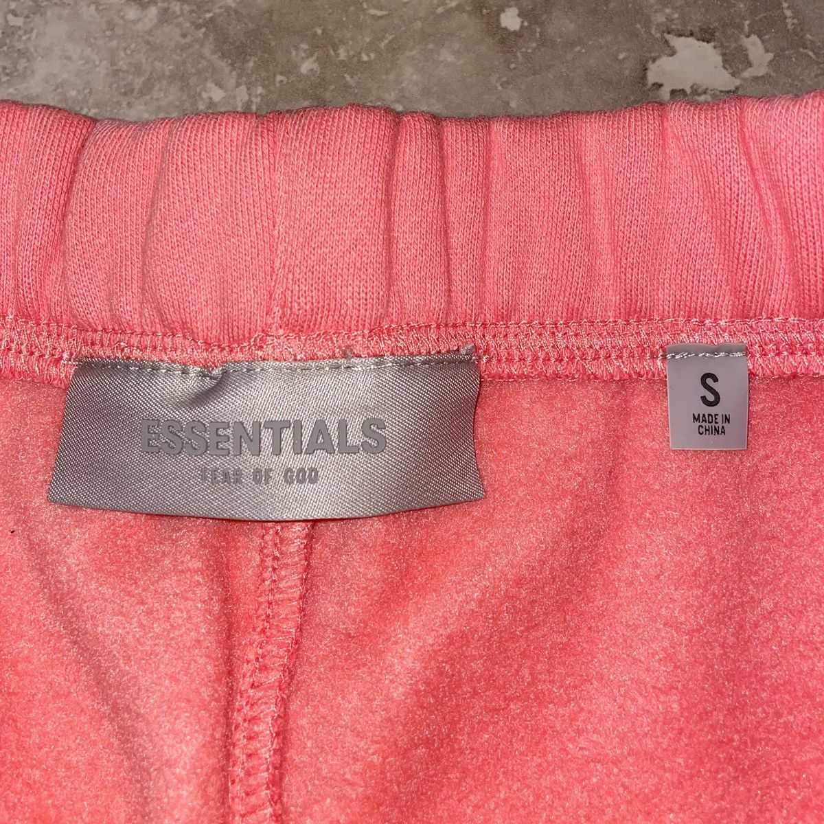 Essentials Fear of God Essentials Sweatshorts Coral Size Small Size US 28 / EU 44 - 5 Thumbnail