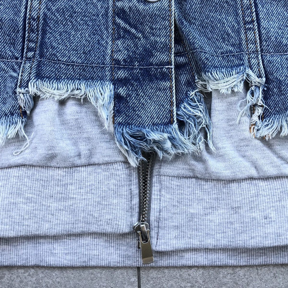 Bershka Bershka Denim Distressed Hoodie Jacket Size US S / EU 44-46 / 1 - 12 Thumbnail