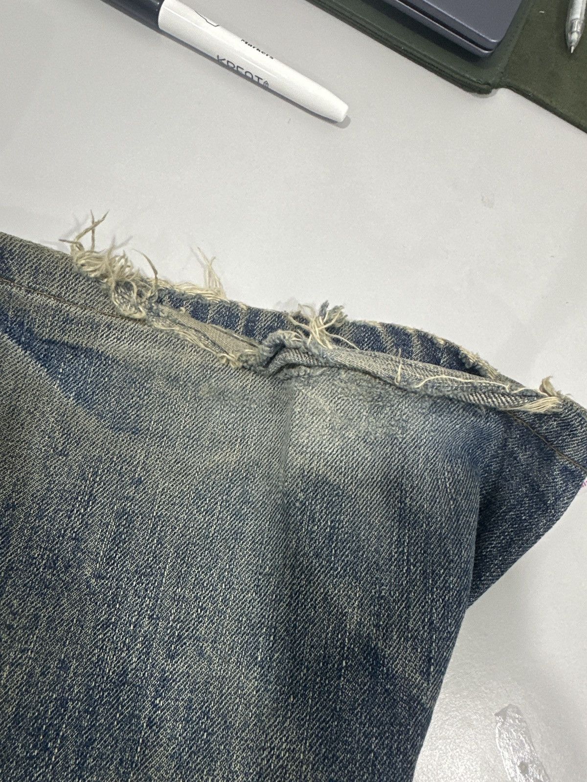 Levi's VINTAGE LEVIS 90S DISTRESSED DENIM PANT Size US 34 / EU 50 - 11 Thumbnail