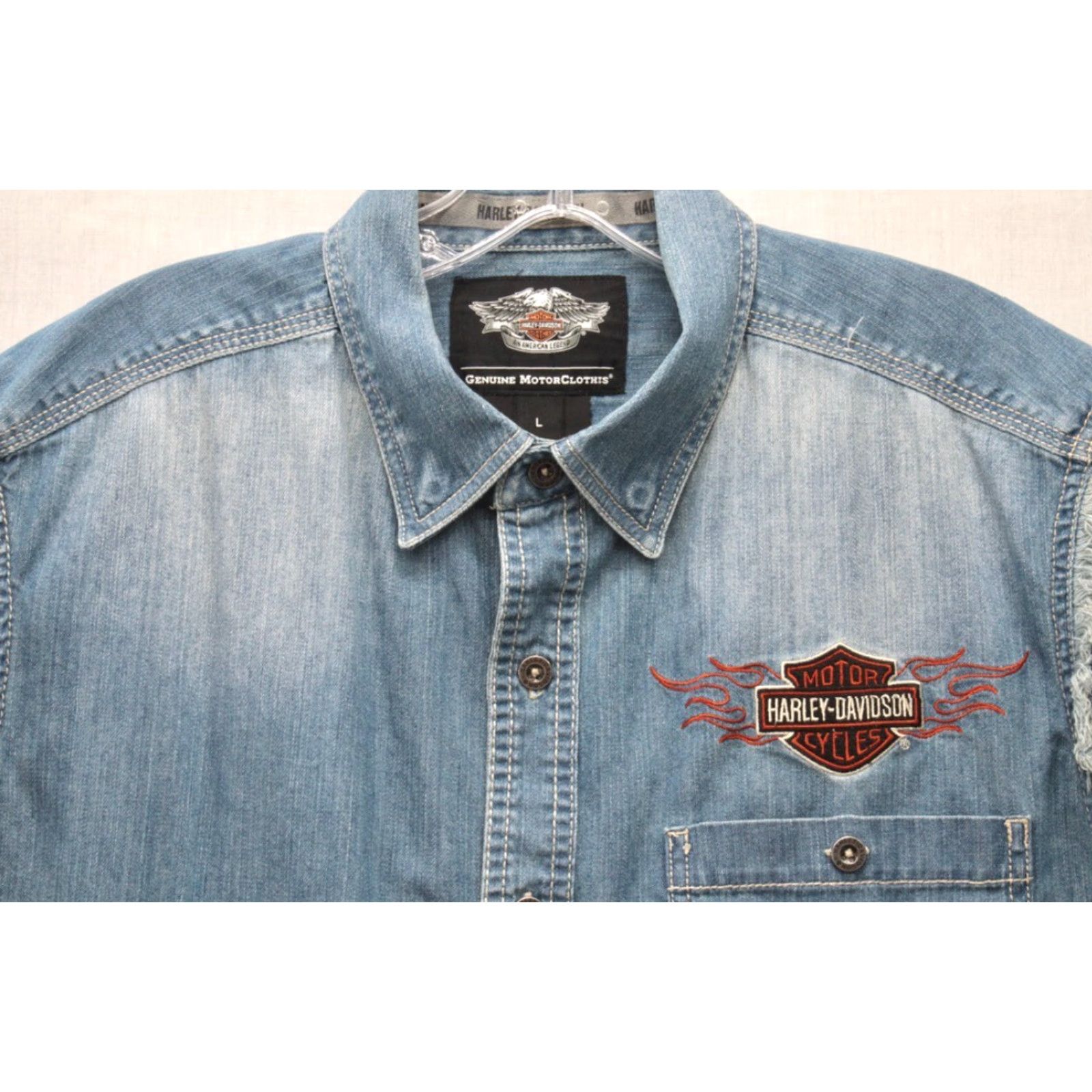 Harley Davidson VINTAGE Harley-Davidson Shirt Women's L Sleeveless Button Embroidered Chambray Size L / US 10 / IT 46 - 2 Thumbnail