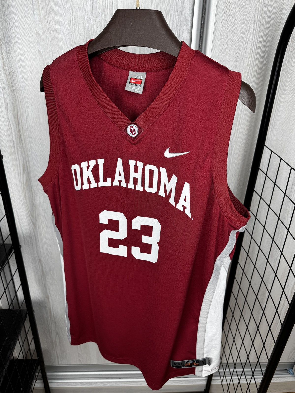 Nike Nike Oklahoma Sooners #23 NCAA Basketball Jersey Authentic Size US XXL / EU 58 / 5 - 8 Thumbnail