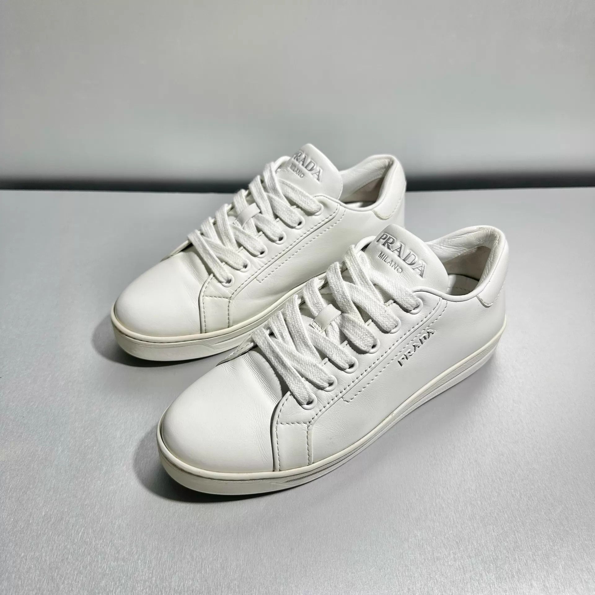 Prada Prada women's white sneakers 36 worn once X7425 Size US 5.5 / IT 35.5 - 1 Thumbnail