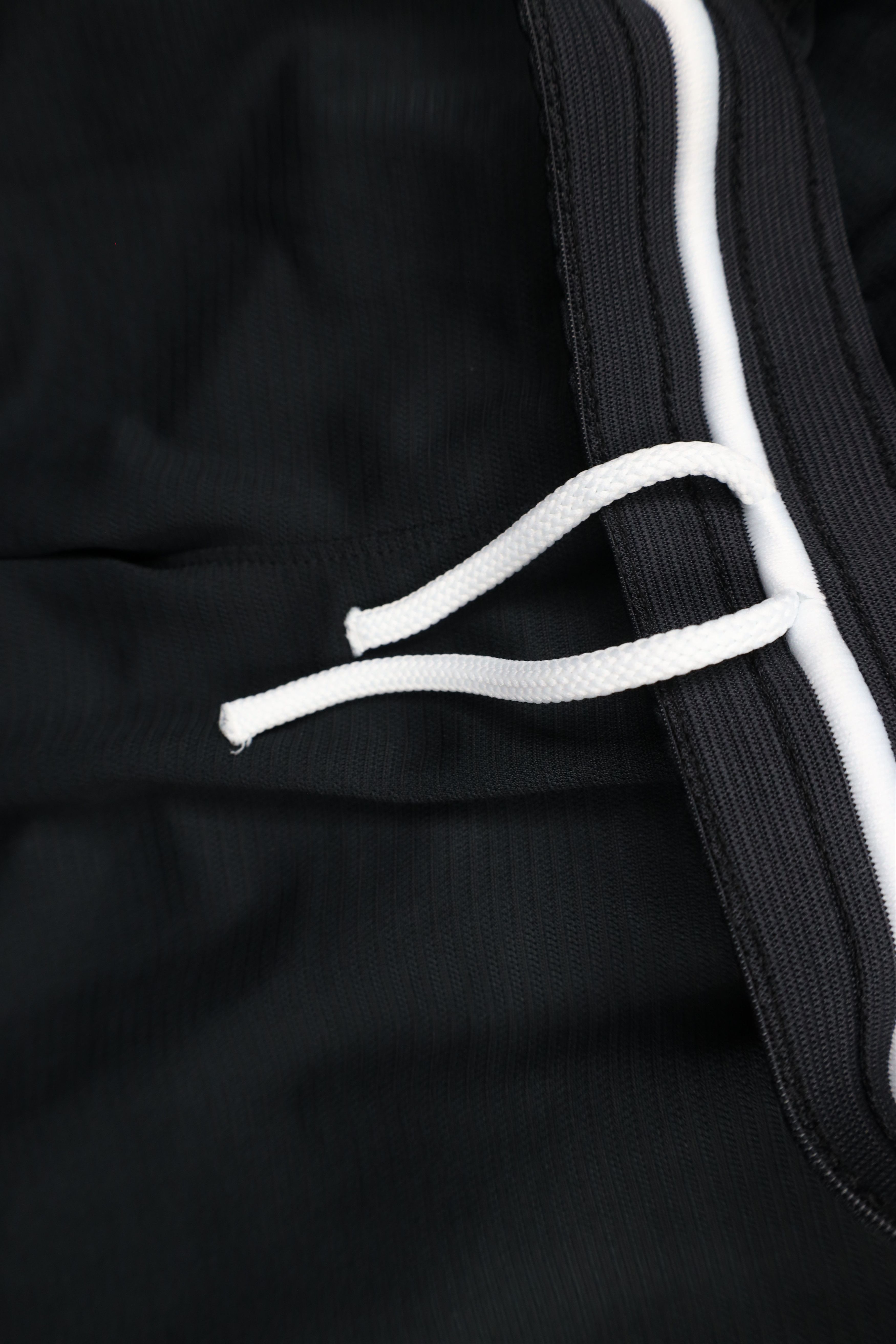 Nike × Vintage Vintage Nike Logo Above Knee Gym Basketball Shorts Black Size US 32 / EU 48 - 6 Thumbnail