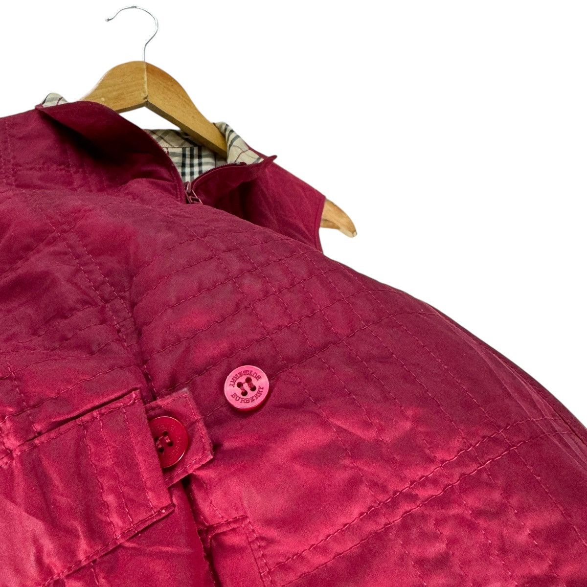 Burberry ☀️BURBERRY QUILTED RED SLEEVELESS JACKET Size M / US 6-8 / IT 42-44 - 5 Thumbnail