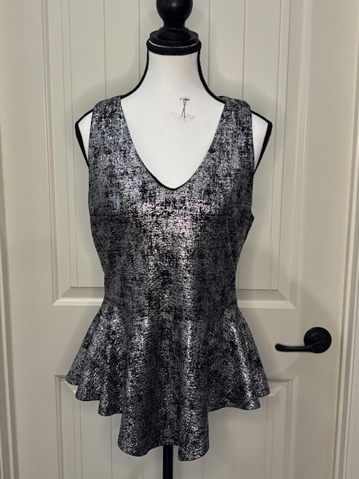 Other 17. Karen Kane Size L NWT Women's Metallic Silver Peplum Top Size L / US 10 / IT 46 - 1 Thumbnail