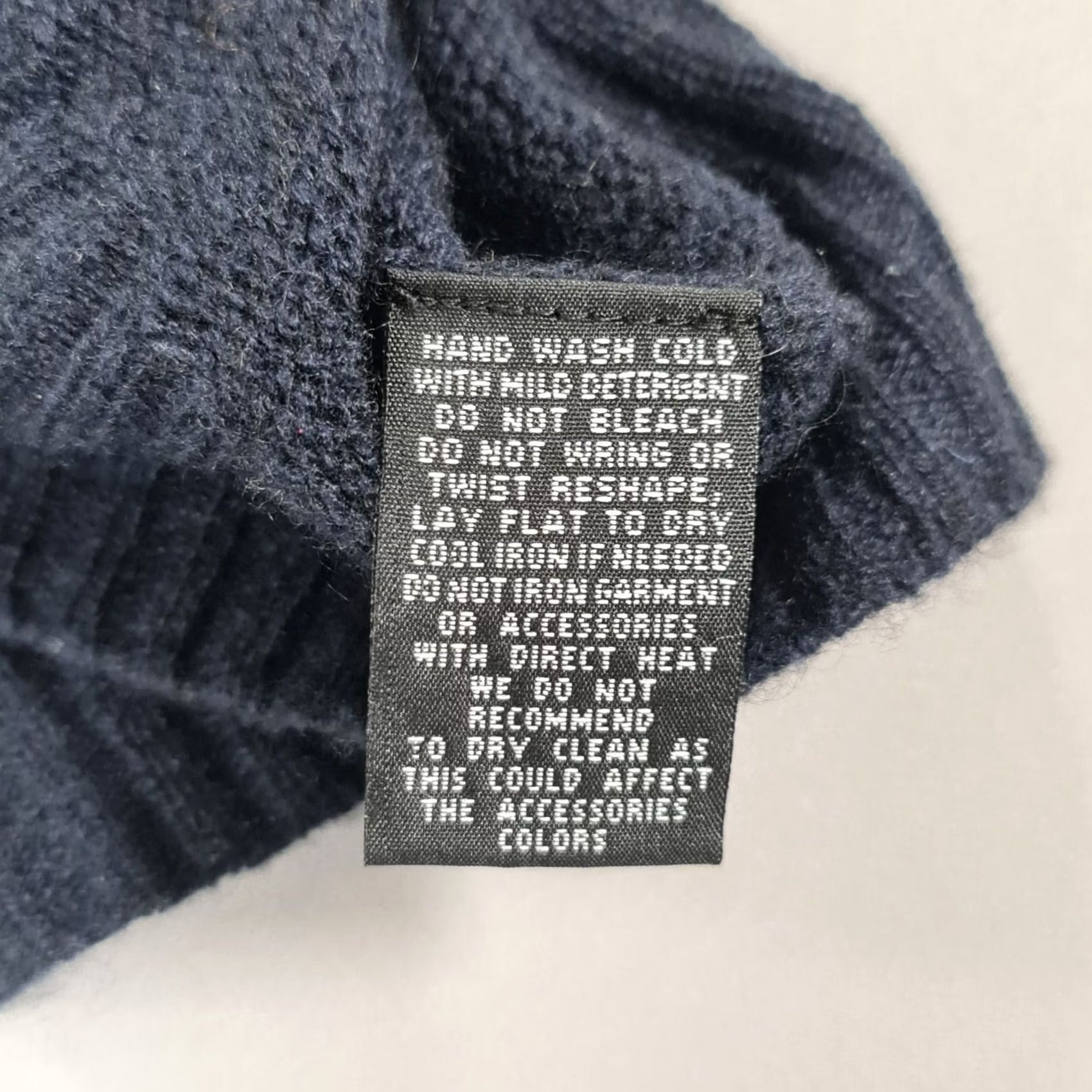 Vintage Christopher Fischef Jumper Womens V-Neck Long Sleeve 100% Cashmere Sequin Pullover Navy Blue S Size S / US 4 / IT 40 - 8 Thumbnail
