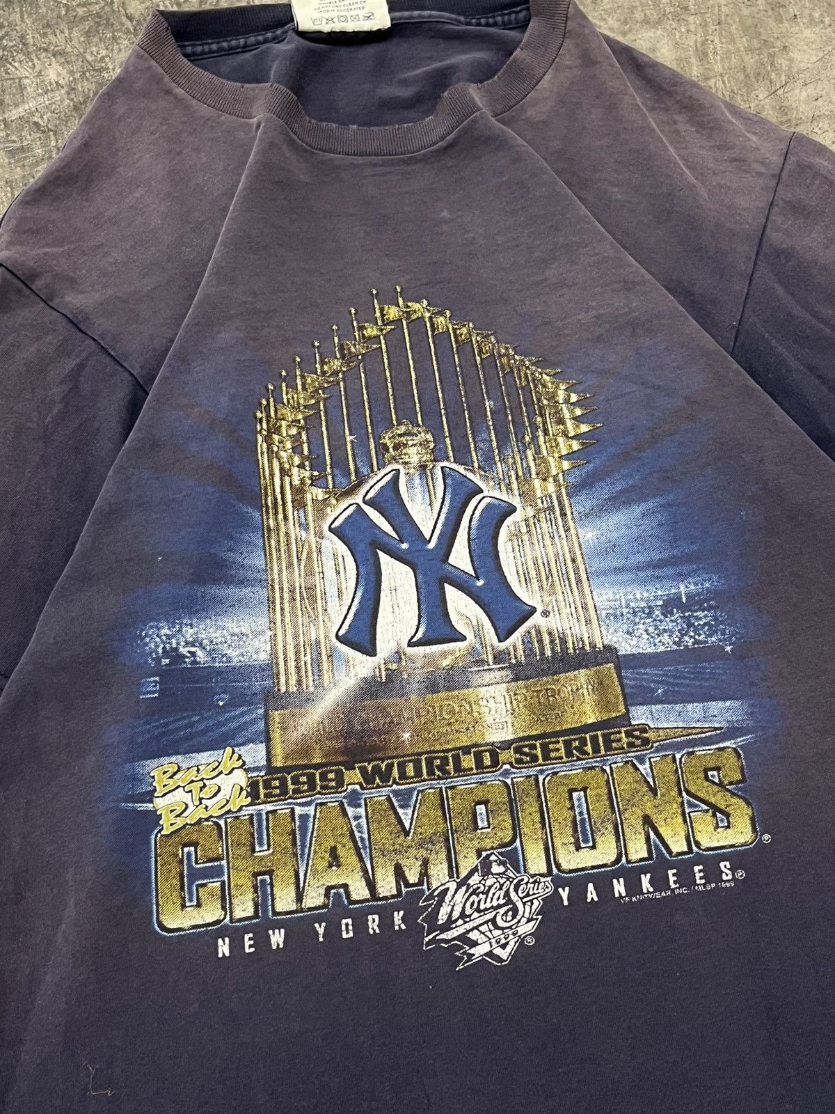 Vintage NY Yankees vintage 90s tee shirt perfectly sun faded rare Size US M / EU 48-50 / 2 - 4 Thumbnail