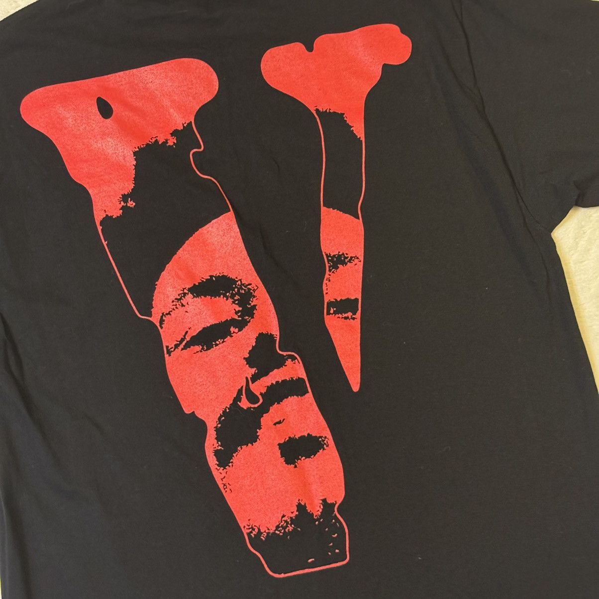 Tシャツ・カットソー The Weeknd x Vlone After Hours Acid Drip Tee White SS 20 The Weeknd X Vlone After Hours Acid Drip Tee | Urban Outfitters