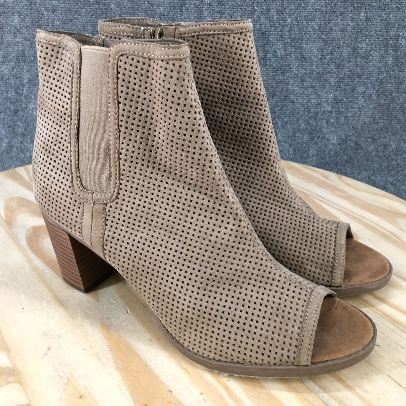 Vintage Maurices Boots Womens 10 M Ginger Chelsea Tan Fabric Perforated Peep Toe Block Size US 8 / IT 38 - 6 Thumbnail