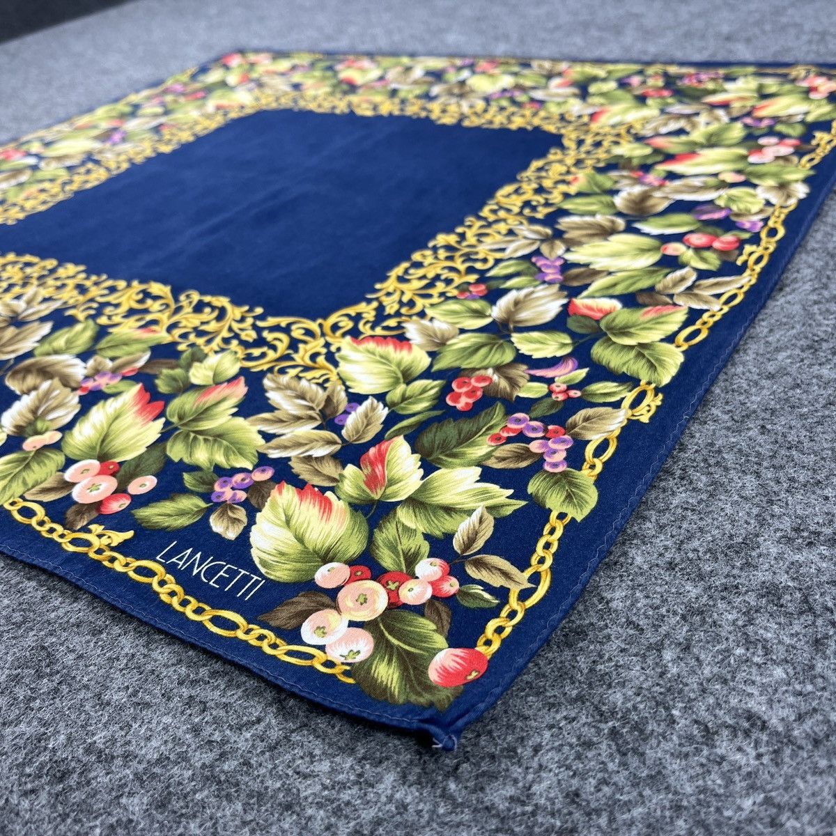 Vintage Lancetti Handkerchief / Bandana / Neckerchief B536 Size ONE SIZE - 4 Thumbnail