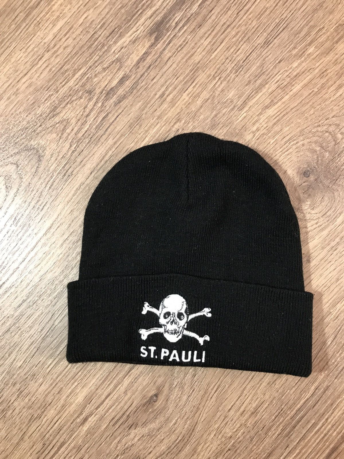 Vintage Vintage St.Pauli Black Skull Beanie Hat Size ONE SIZE - 1 Thumbnail