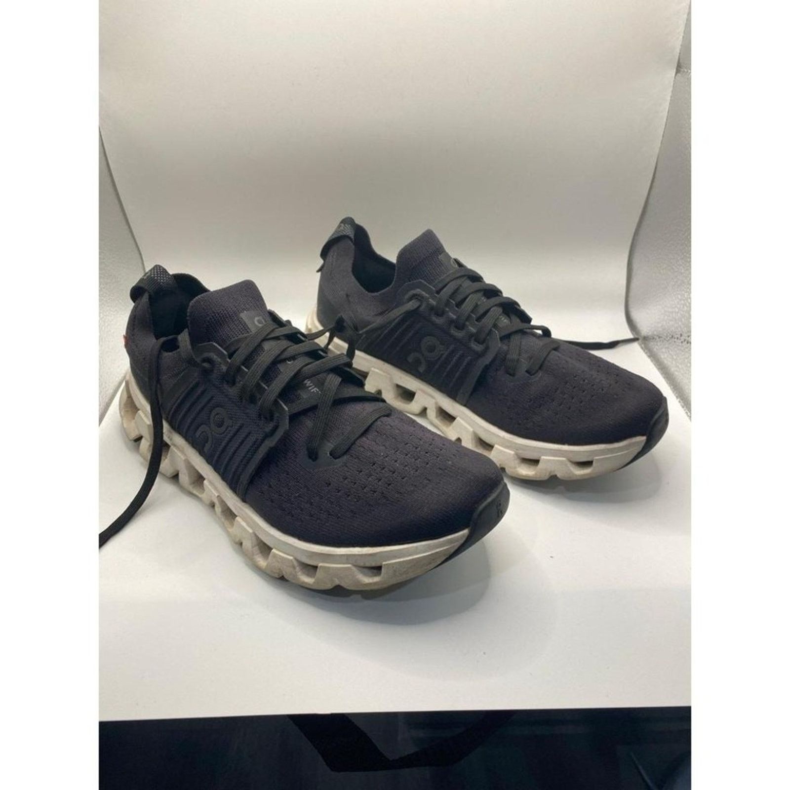 On On Running Cloudswift Black Mens Athletic Shoes Size 7.5 Size US 7.5 / EU 40-41 - 1 Thumbnail