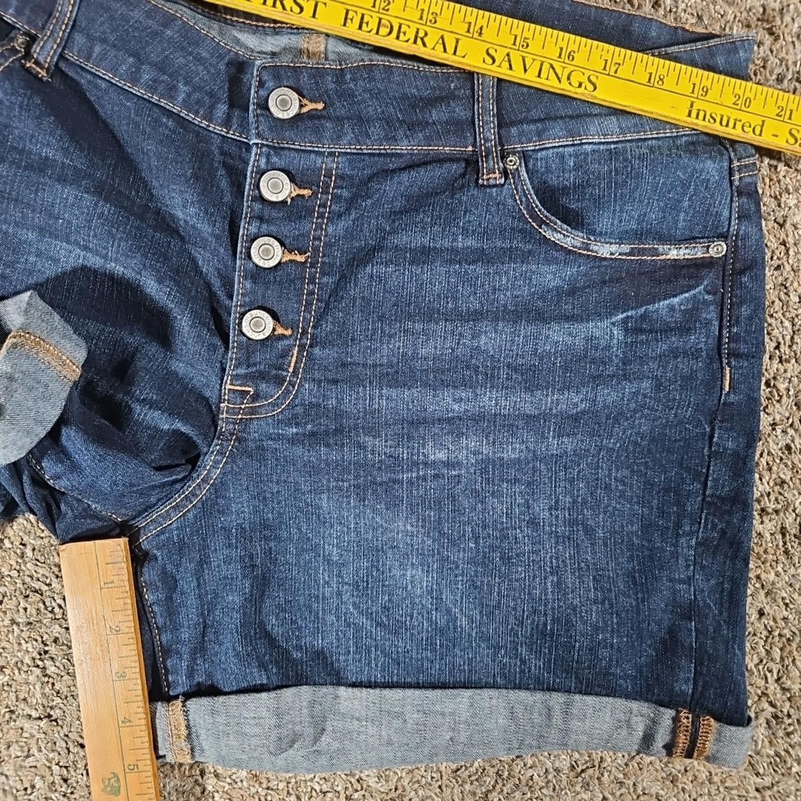 Other M Jeans By Maurices Mid-rise 18W Shorts Size 40" / US 18 - 6 Thumbnail