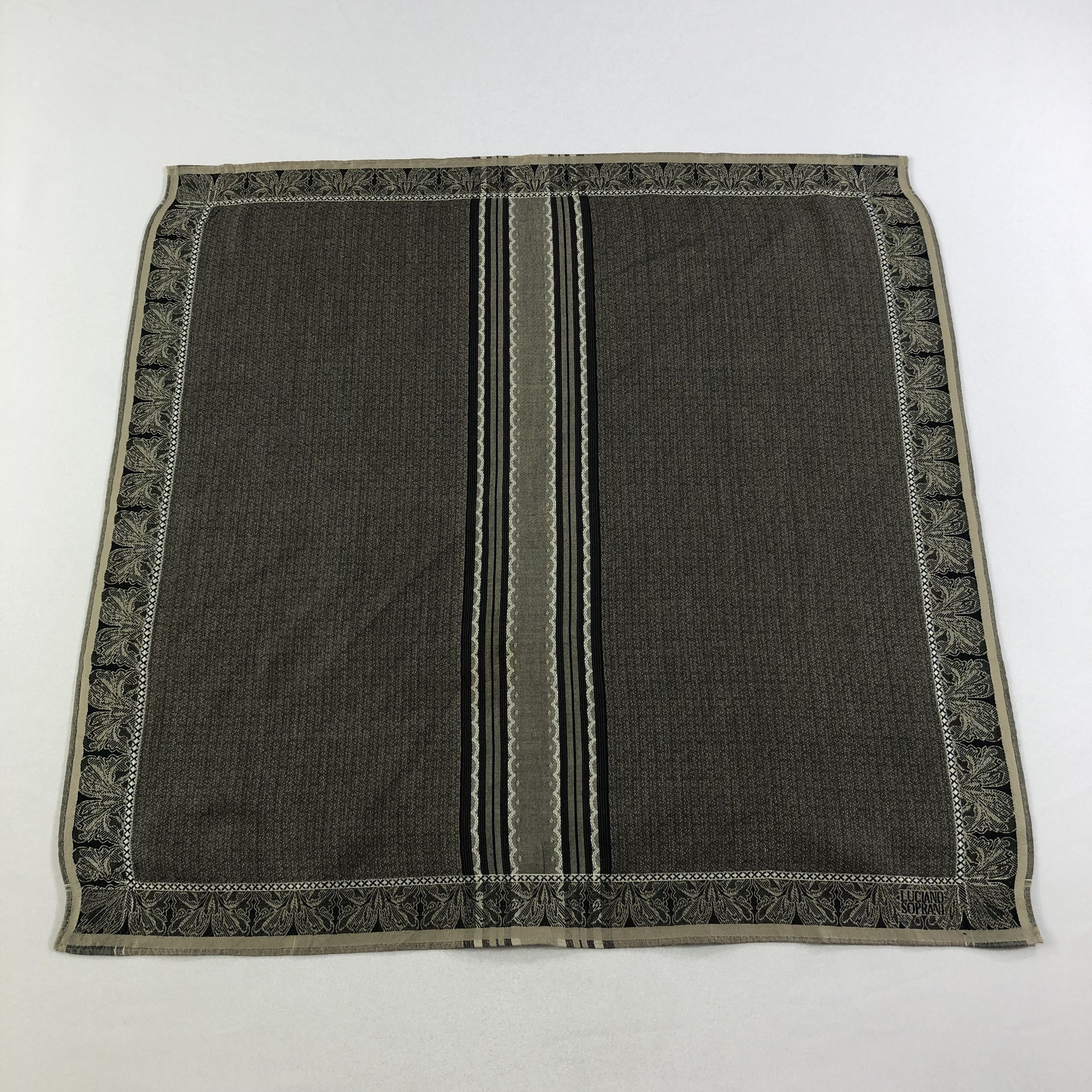 Vintage Luciano Soprani Handkerchief Neckerchief Bandana H1976 Size ONE SIZE - 1 Thumbnail