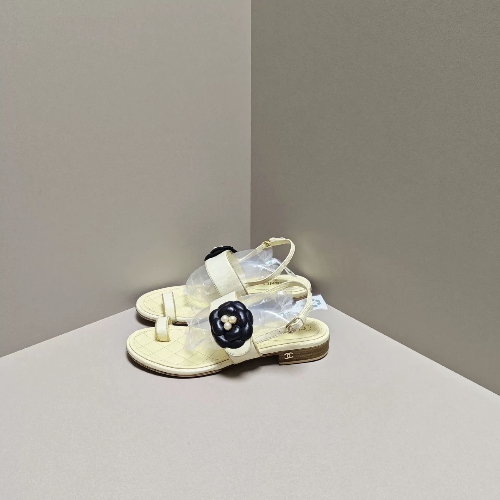 Chanel Chanel Sandals us_6 Women Size US 6 / IT 36 - 1 Thumbnail