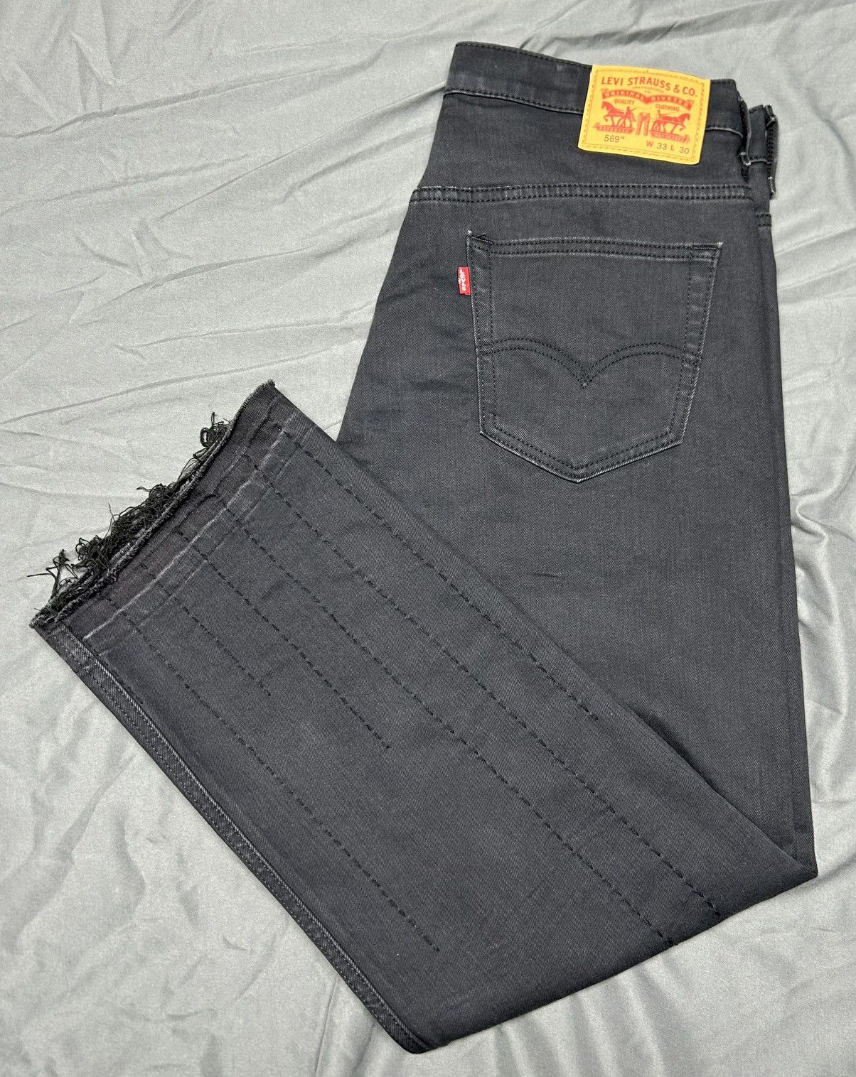 Levi's Levi’s 569 Sashiko Hand Stitched 1/1 Upcycled Unique Size US 33 - 1 Thumbnail
