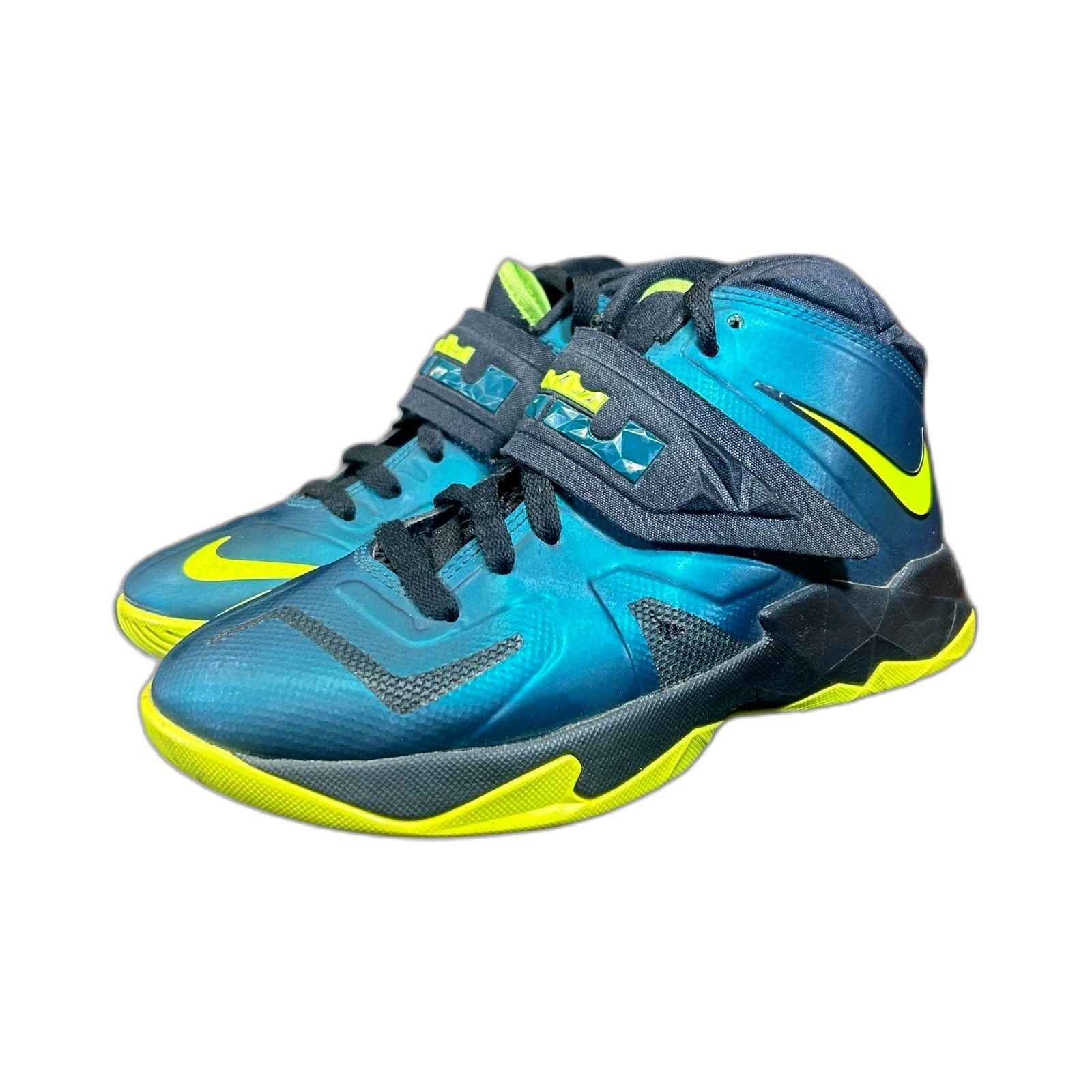 Nike Nike Boys Sz 4.5Y LeBron Zoom Soldier 7 Mid Sea Green Volt Y Size US XXS / EU 40 - 5 Thumbnail