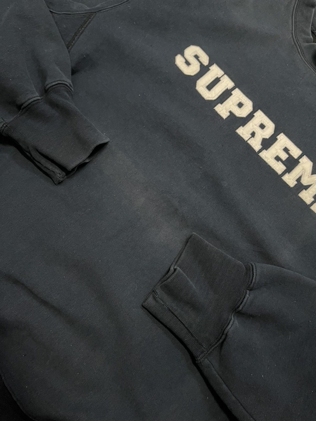 Champion × Supreme VINTAGE 1997 CHAMPION X SUPREME CREWNECK RARE COLOUR L Size US L / EU 52-54 / 3 - 10 Thumbnail