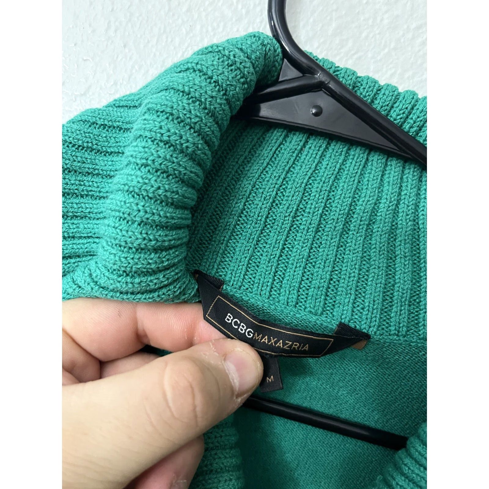 Bcbgmaxazria BCBGMAXAZRIA Sweater Women Medium Green Cowl Neck Semi Fit Fancy Long Sleeve Size M / US 6-8 / IT 42-44 - 3 Thumbnail