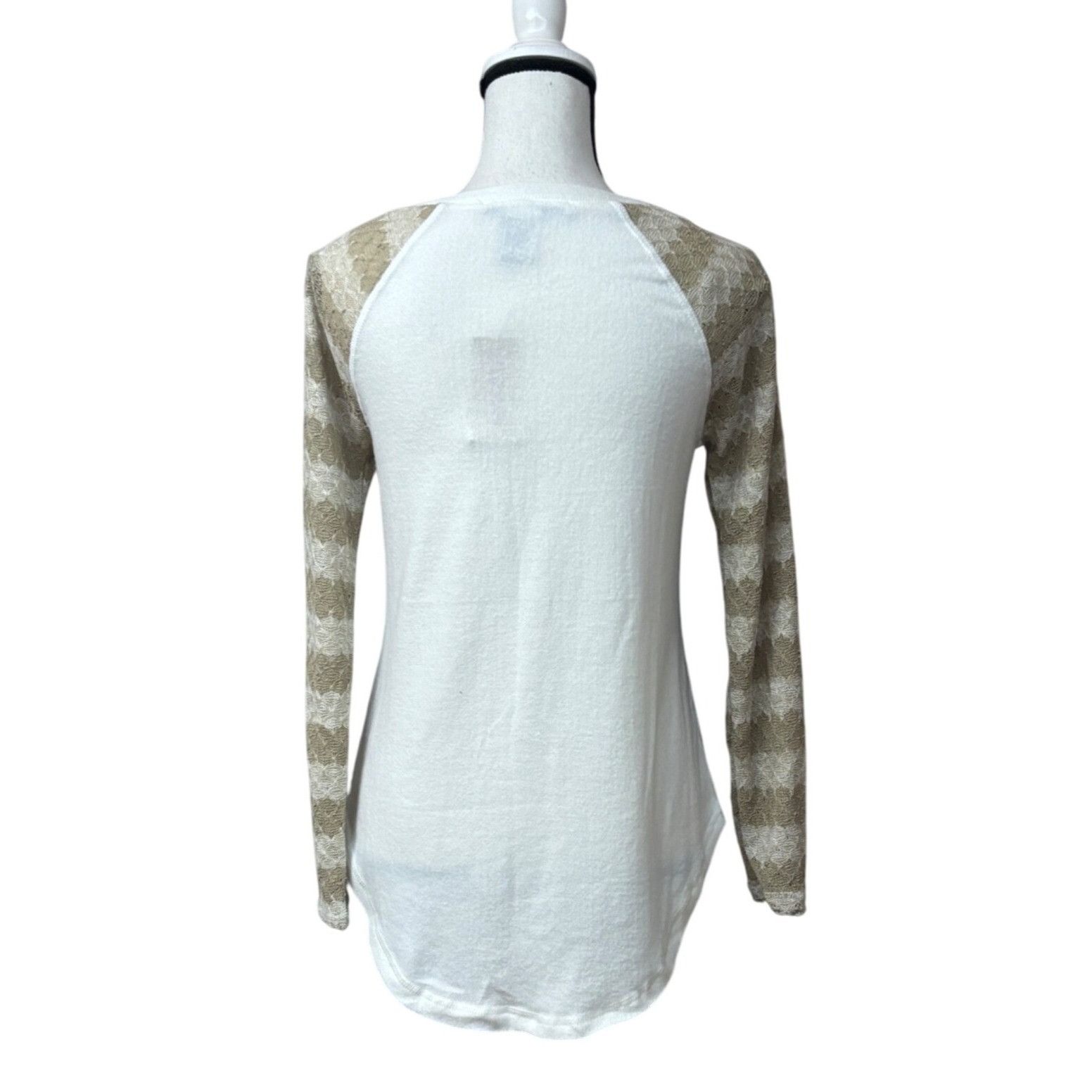 American Rag American Rag Juniors' Crochet-Sleeve Henley Top, Egret/Beig Size S / US 4 / IT 40 - 4 Thumbnail
