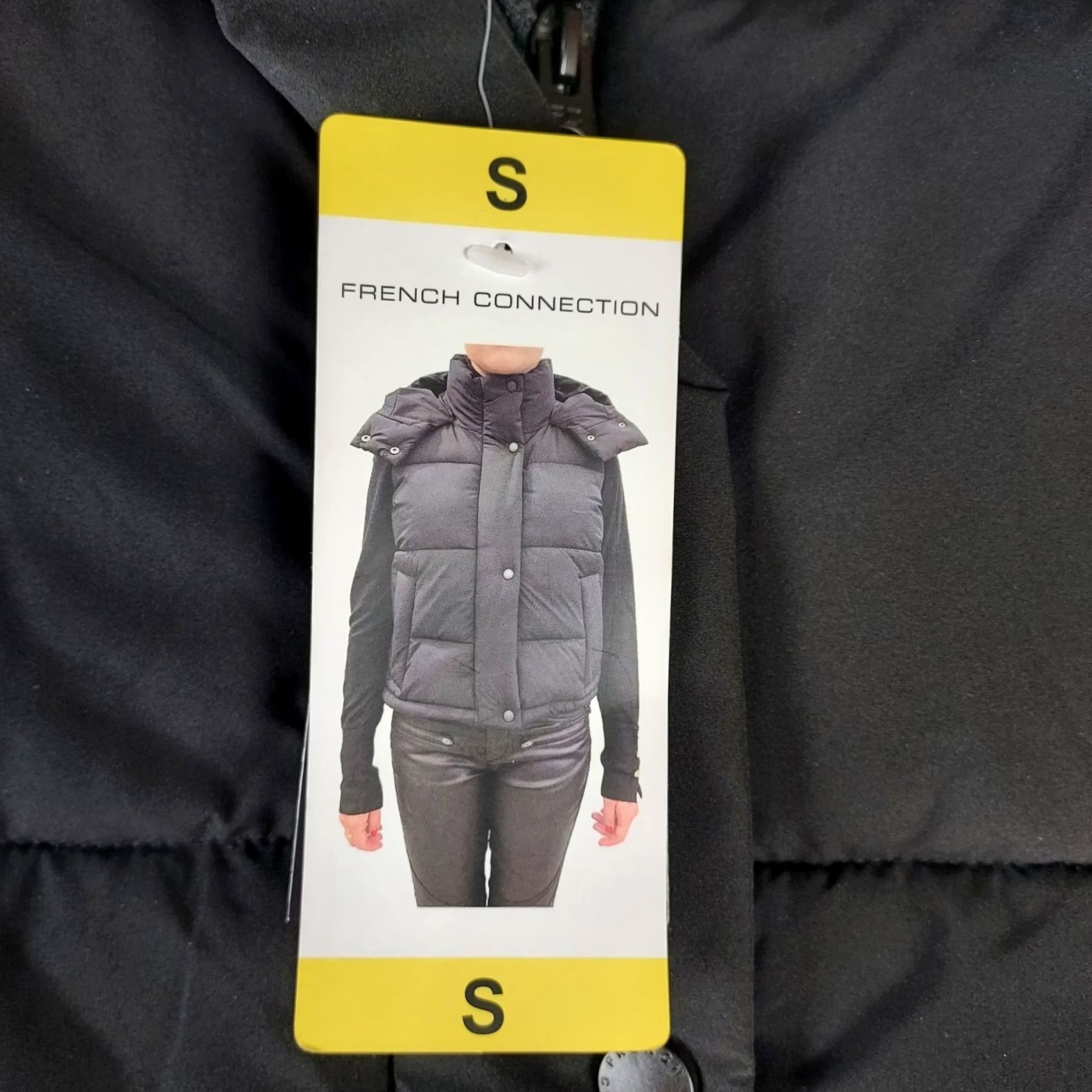 French Connection French Connection Puffer Vest Hooded Insulated Black Women S Small Outerwear, Casual Winter Fall Spring, Polyester Shell, Regular Fit, Vest Size S / US 4 / IT 40 - 5 Thumbnail