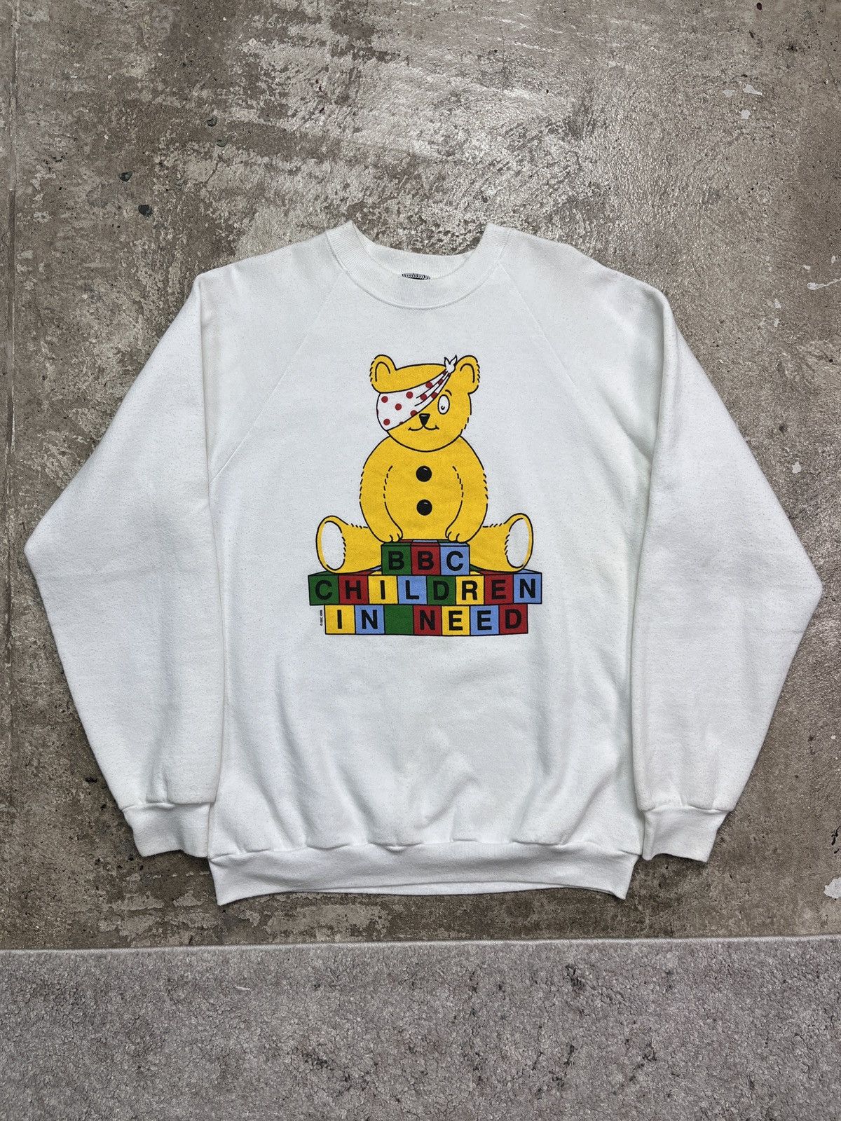 Vintage 1986 BBC CHILDREN IN NEED SWEATSHIRT - LOT № 1295 Size US L / EU 52-54 / 3 - 1 Thumbnail