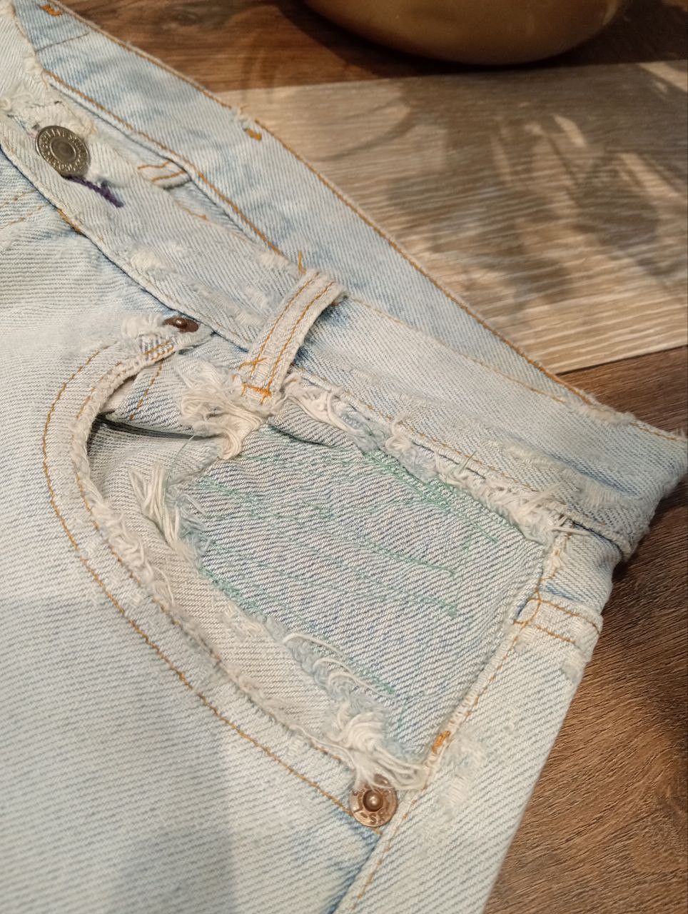Levi's Vintage Clothing LEVI'S VINTAGE LIGHT BLUE DISTRESSED JEANS Size US 31 - 5 Thumbnail