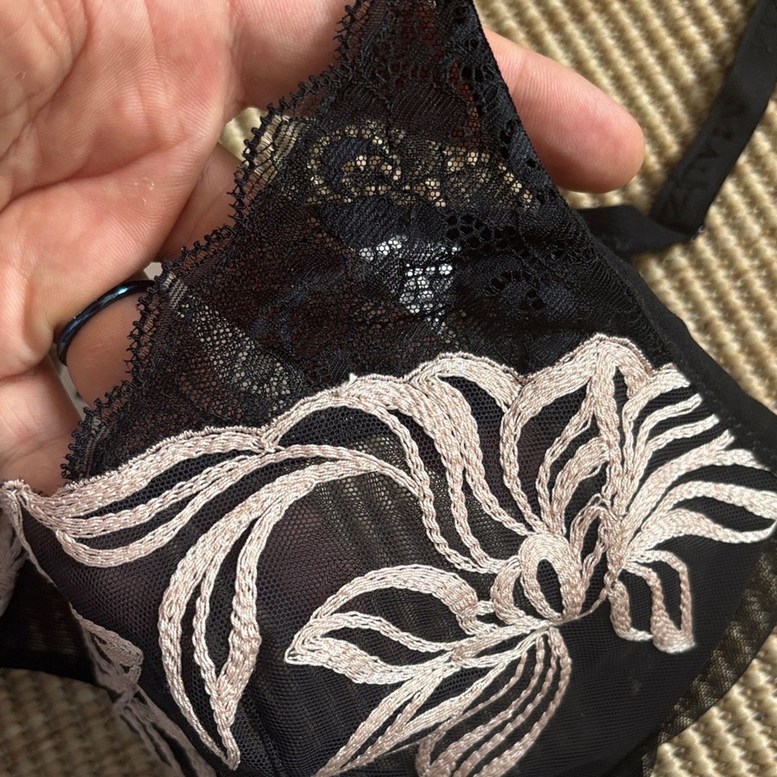 La Perla NWT Malizia by La Perla Black Pink Embroidered Lace Bra 36C Size ONE SIZE - 8 Thumbnail