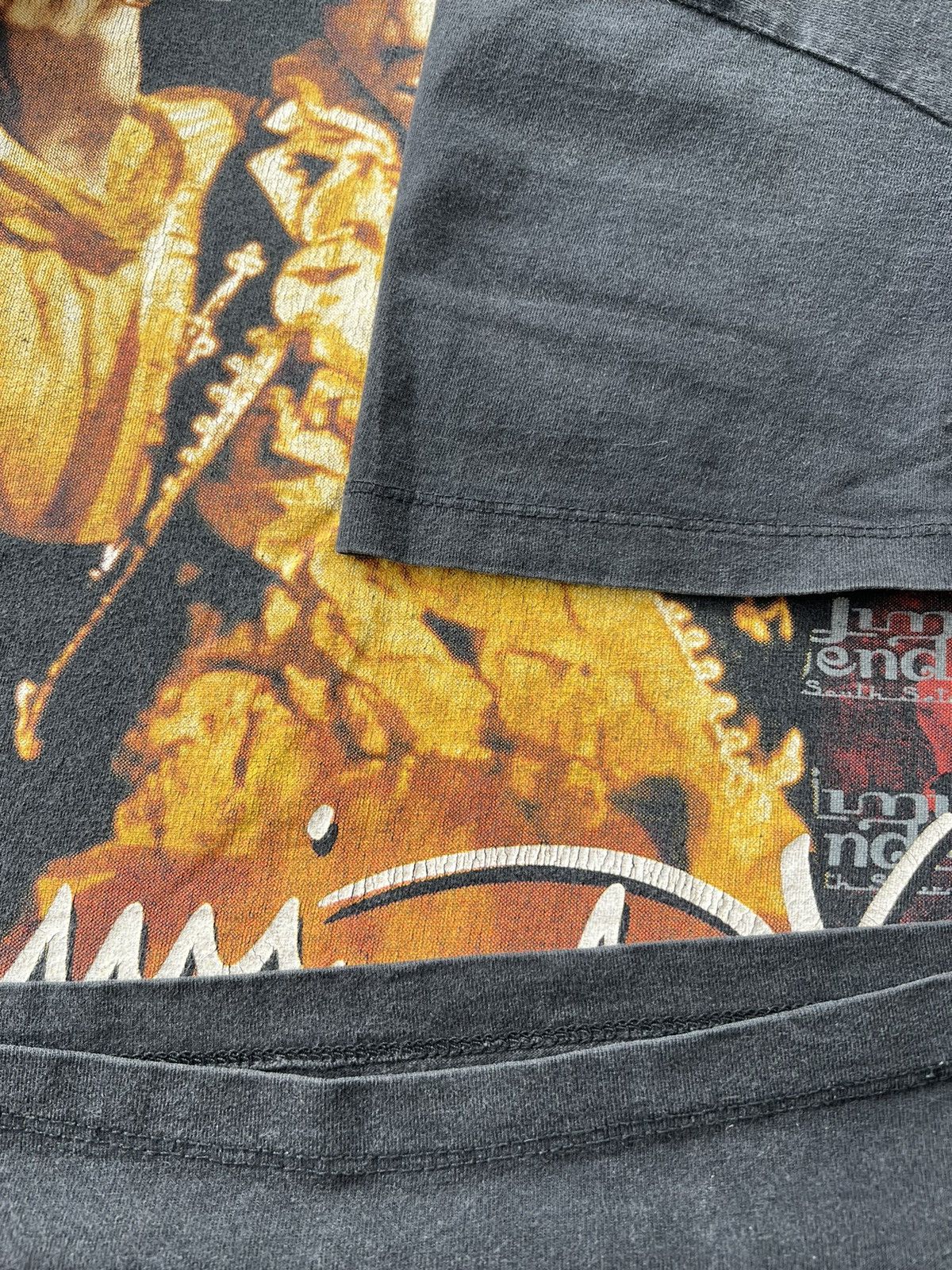 Band Tees Vintage 90s Jimi Hendrix South Saturn Delta Black T-shirt Size US S / EU 44-46 / 1 - 8 Thumbnail