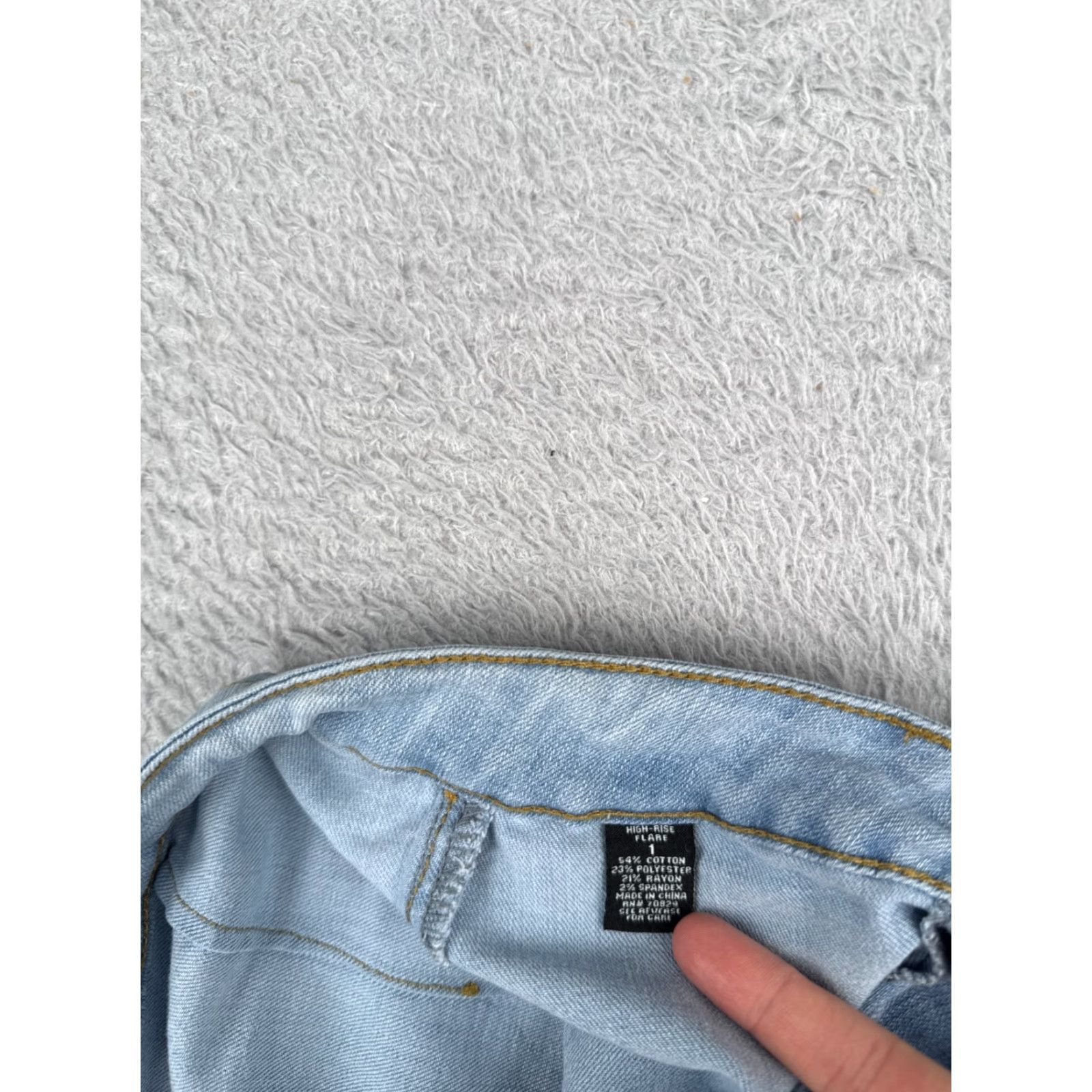 Vintage Wild Fable Jeans Juniors Blue Denim High Rise Flare 27x33 Regular 5-Pocket Cotton Blend 90s Womens Jeans Size 25" / US 0 / IT 36 - 7 Thumbnail