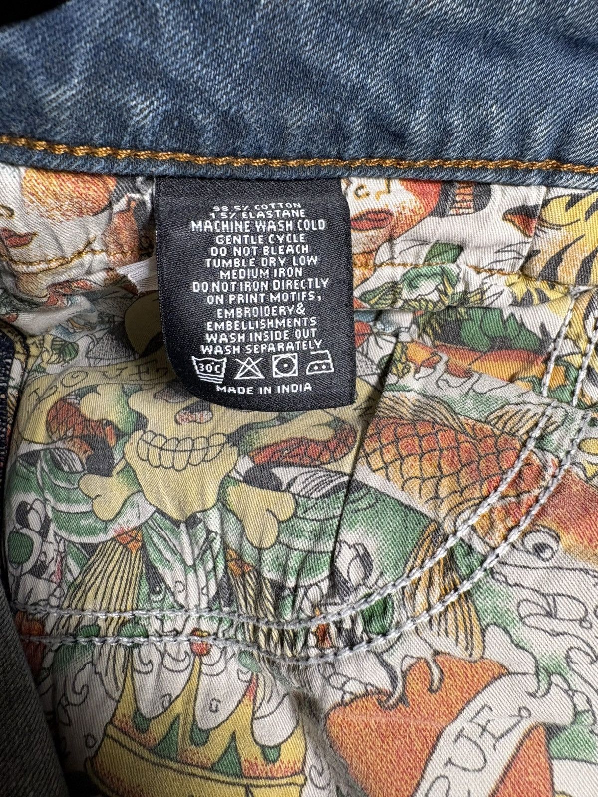 Ed Hardy VTG Ed Hardy "Dagger" Slim Taper Jean Embossed Skull Size 34 Size US 34 / EU 50 - 10 Thumbnail