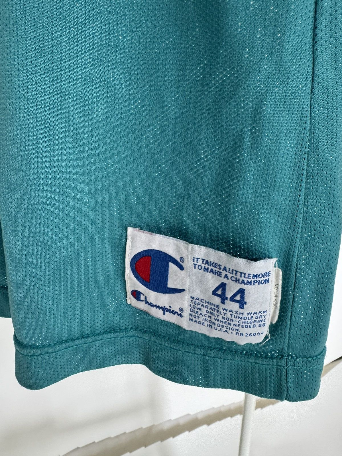 Champion Larry Johnson Charlotte Hornets Champion Jersey size 44 Size US S / EU 44-46 / 1 - 3 Thumbnail