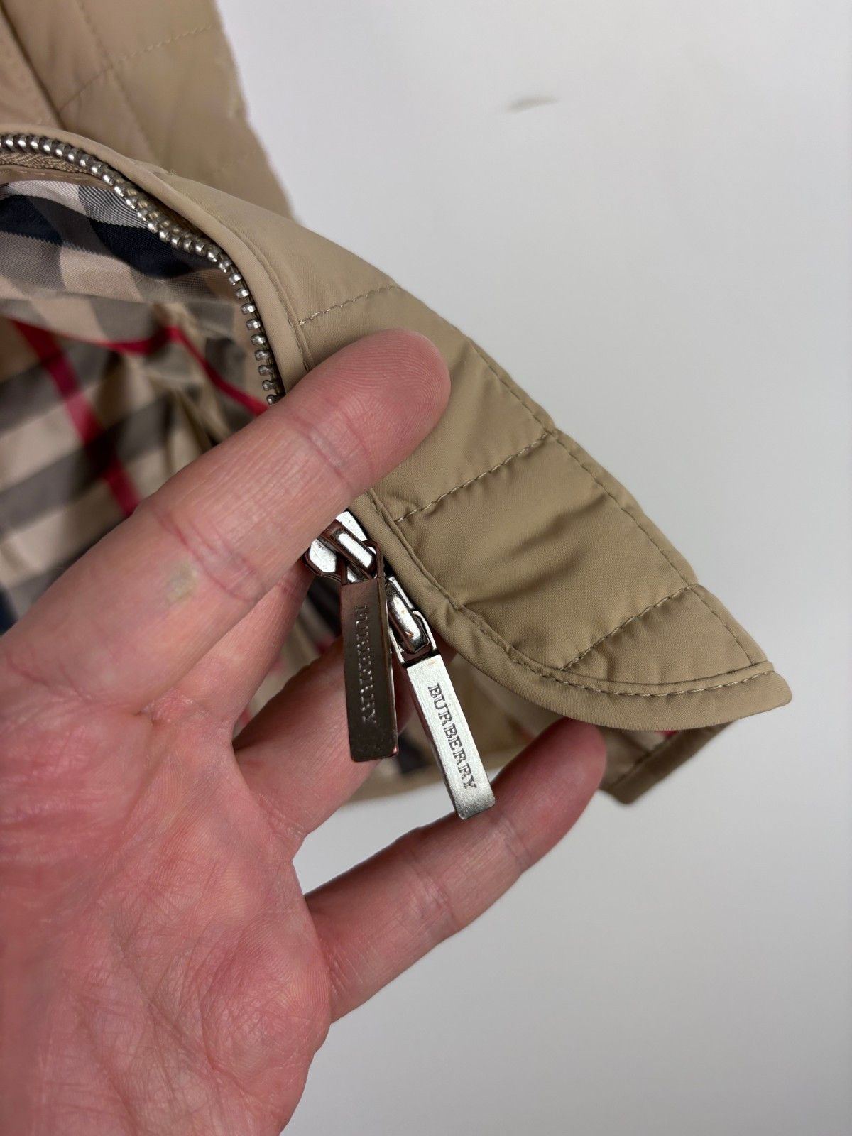 Burberry Burberry London Quilted Vest Jacket Nova Check Lining US 4 Size S / US 4 / IT 40 - 10 Thumbnail