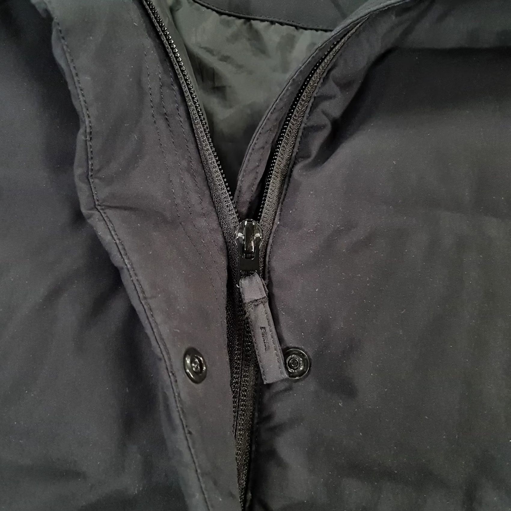 Uniqlo Uniqlo Womens Jacket Black Medium Lightweight Down Fill Water Repellent Hooded Jacket Size M / US 6-8 / IT 42-44 - 4 Thumbnail