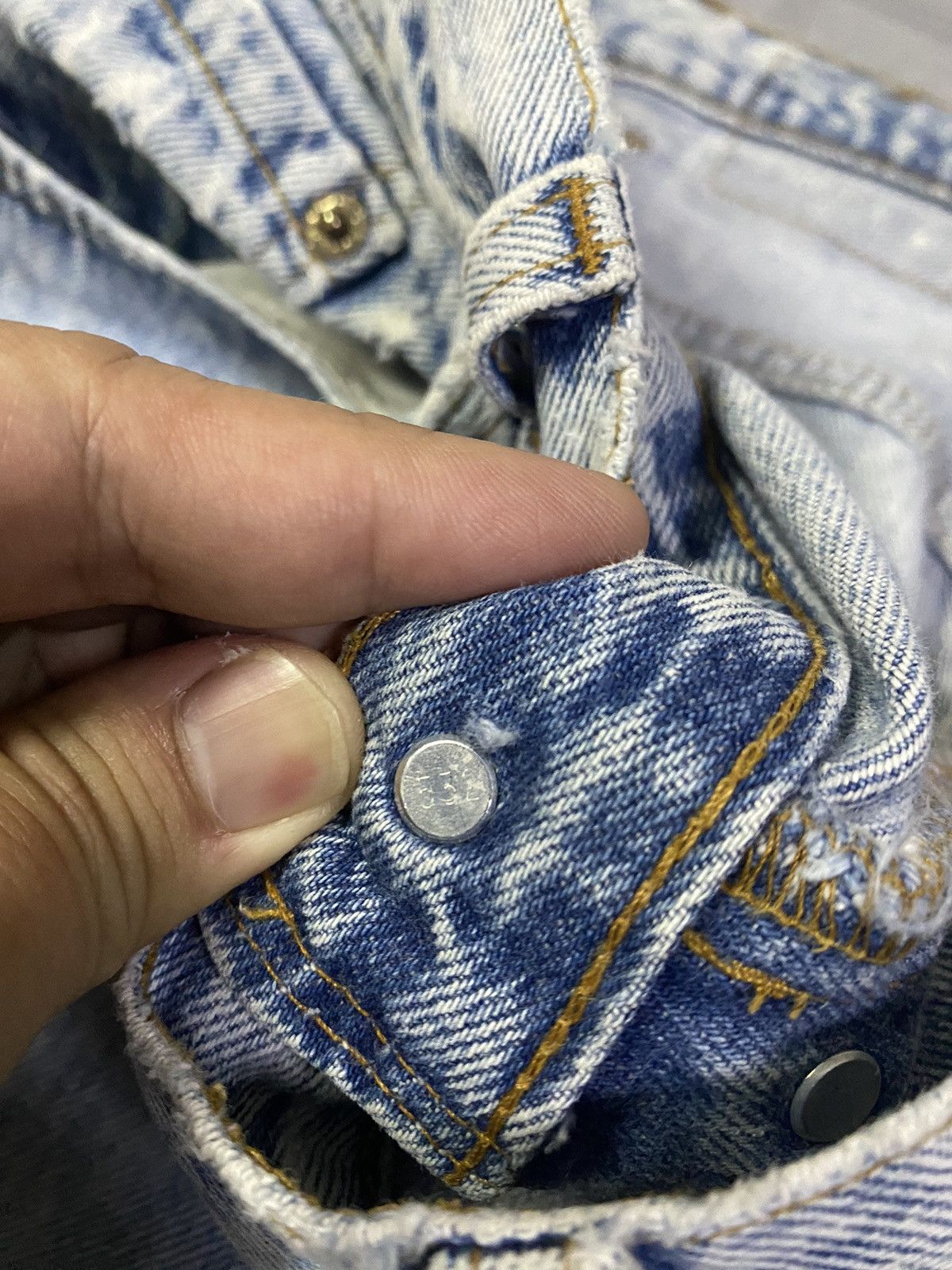 Levi's Vintage USA Levis 501 Distressed Light Wash Jeans Size US 40 / EU 56 - 13 Thumbnail