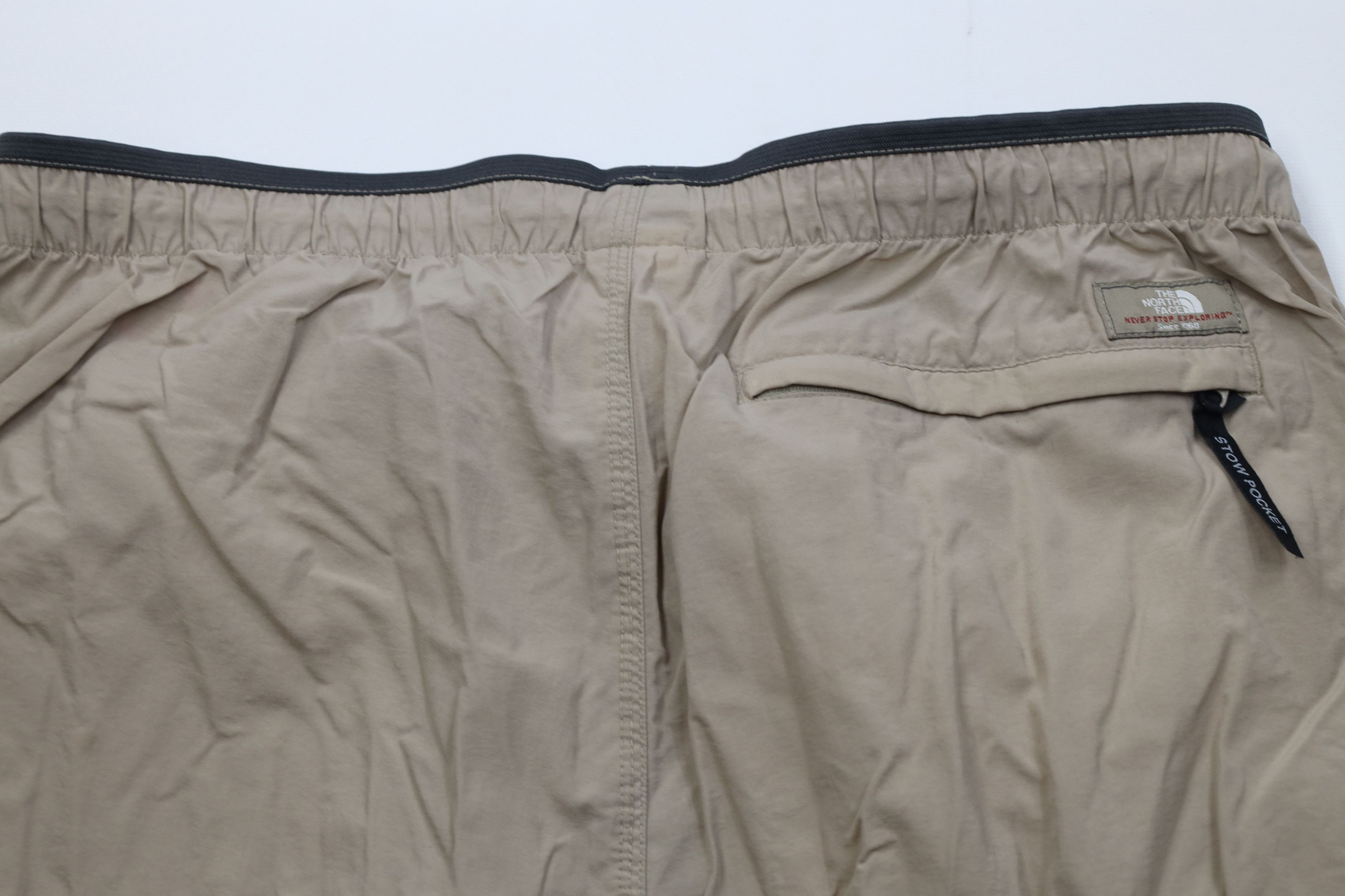 The North Face Vintage The North Face Baggy Fit Baggies Shorts Nylon Beige Size US 34 / EU 50 - 10 Thumbnail