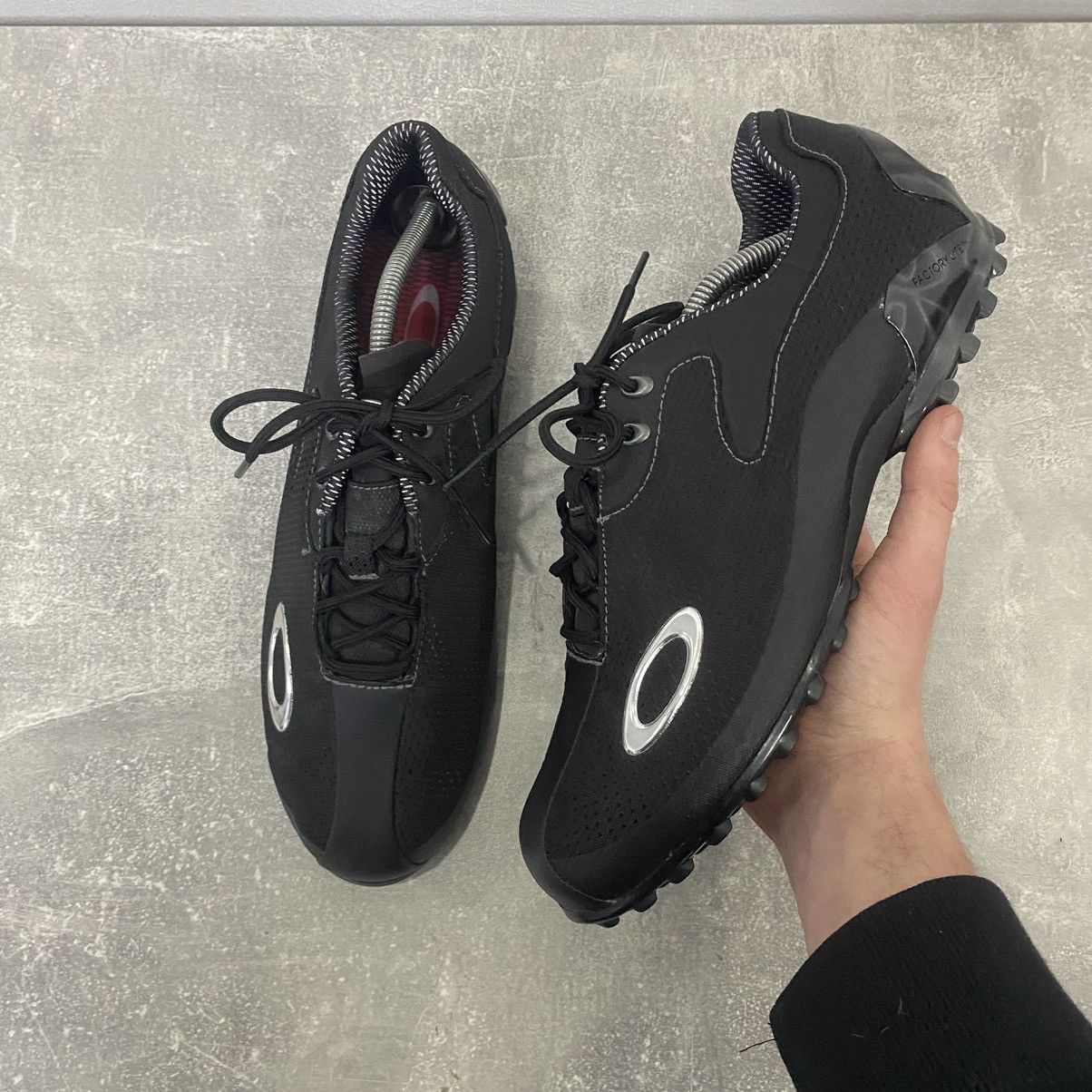 Oakley Vintage Oakley Sneakers Size US 9 / EU 42 - 2 Thumbnail