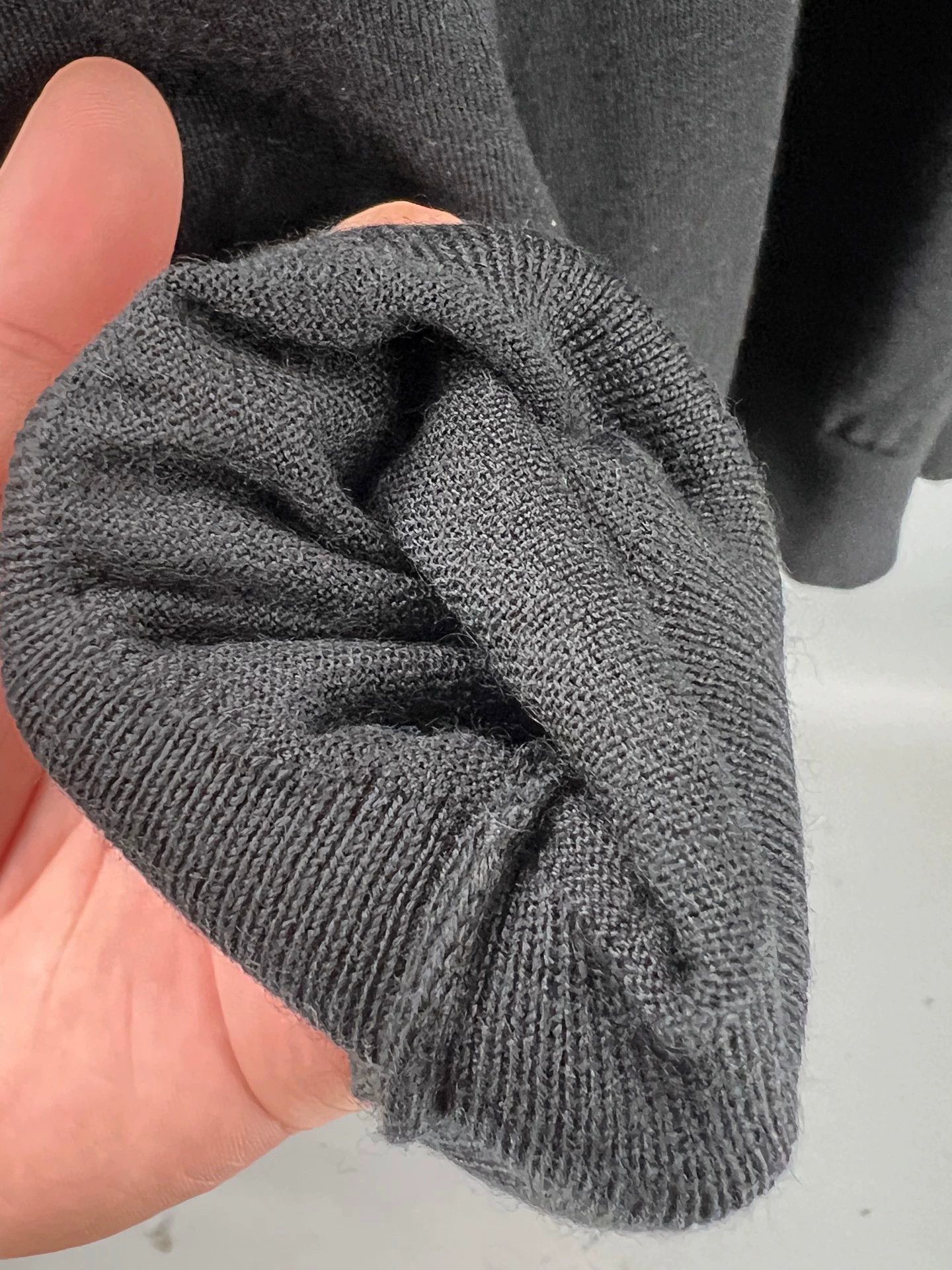 Ermenegildo Zegna black cashmere silk blend V-neck sweater Size US M / EU 48-50 / 2 - 3 Thumbnail