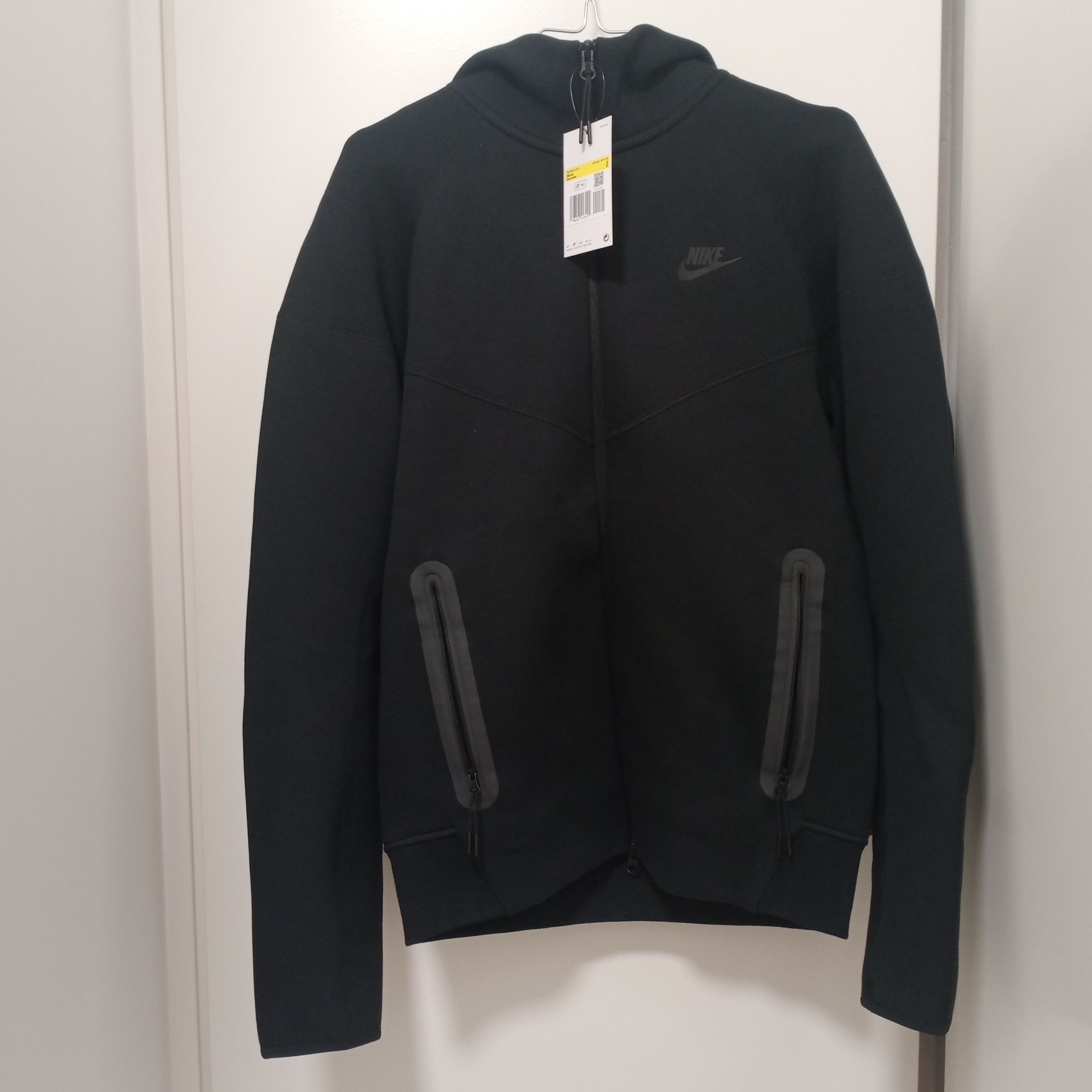nike tech sherpa windrunner