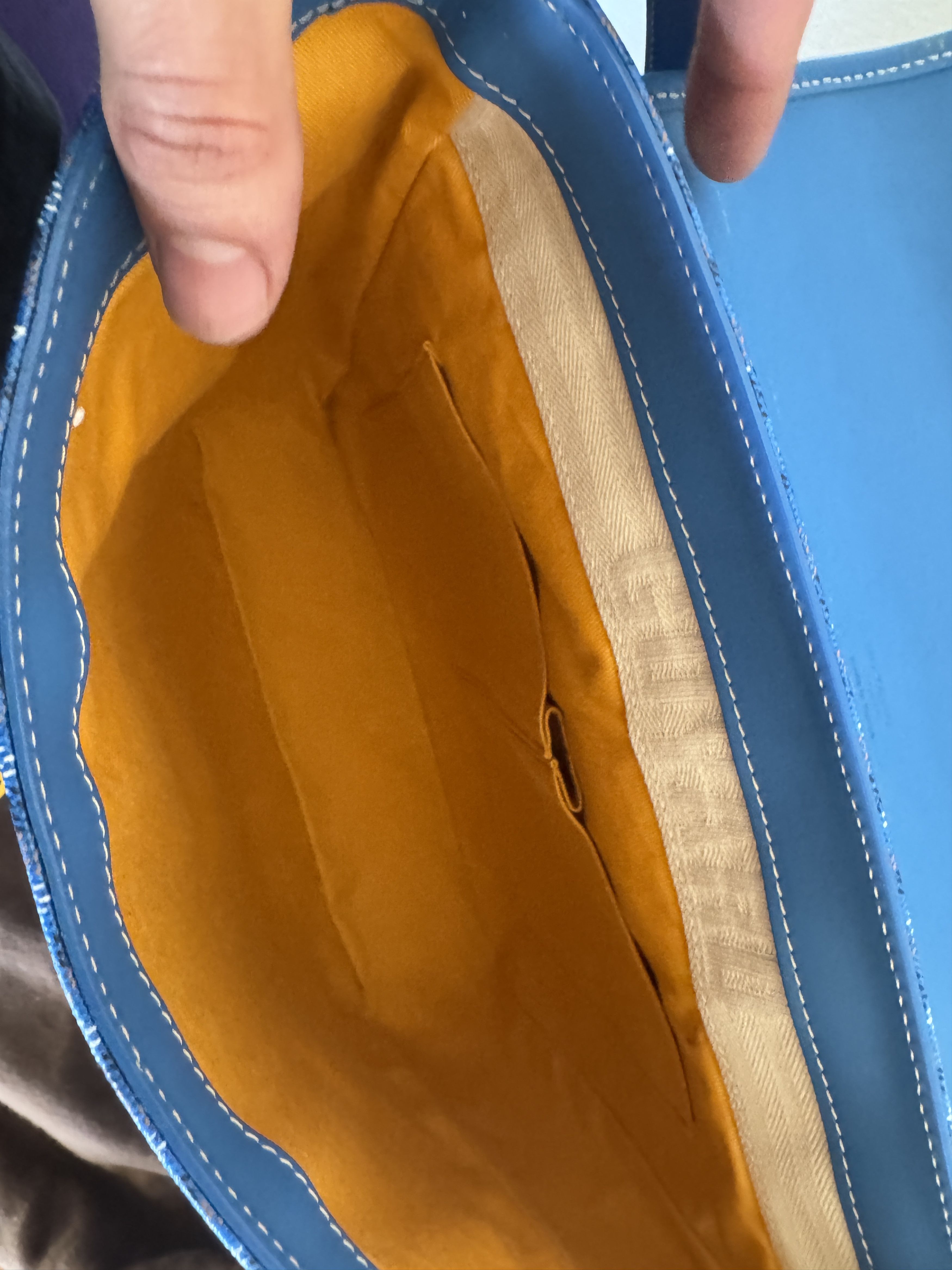 Grand Bleu MM Messenger Bag – Sky Blue