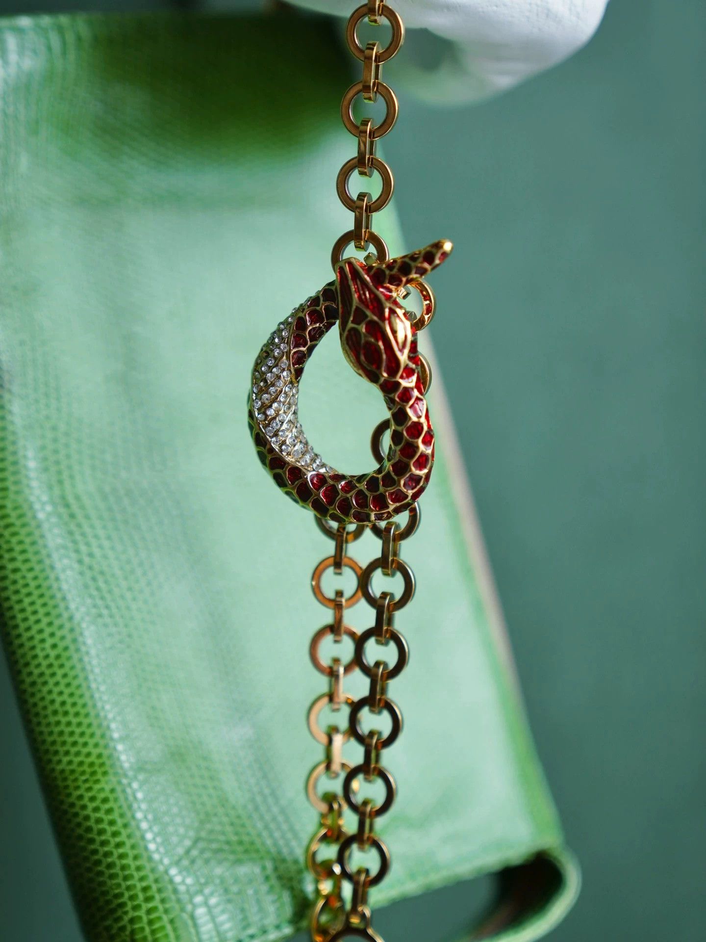 Valentino Valentino 2001 Lizard Enamel Snakehead Chain Clutch Size ONE SIZE - 4 Thumbnail