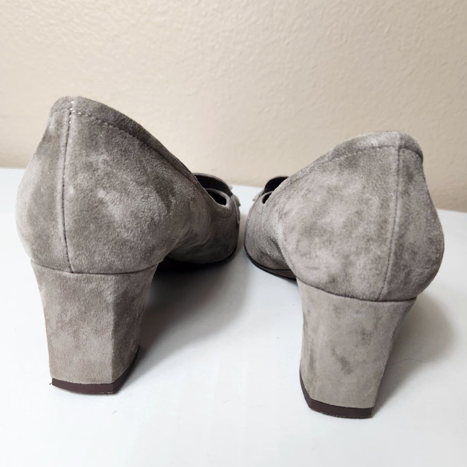 AGL AGL Attilio Giusti Leombruni Tan Fringe/Kiltie Suede Loafer Pumps - Size 39.5/9 Womens Pump Block Heel Mid 2" Tan Suede Size US 9 / IT 39 - 7 Thumbnail