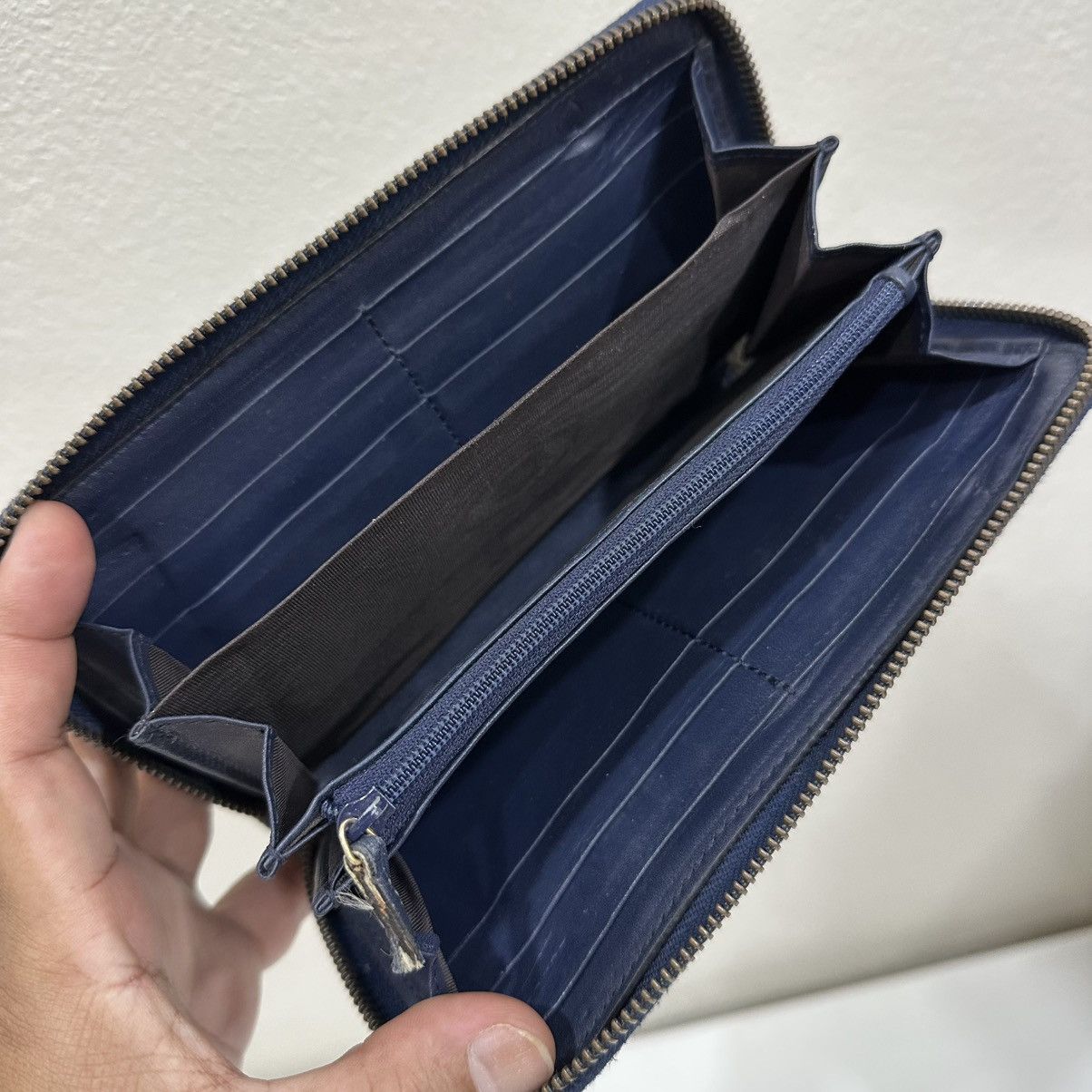 Gucci ‼️YES‼️AUTHENTIC GUCCI GG ROUND ZIPPER WALLET BLUE DENIM Size ONE SIZE - 9 Thumbnail
