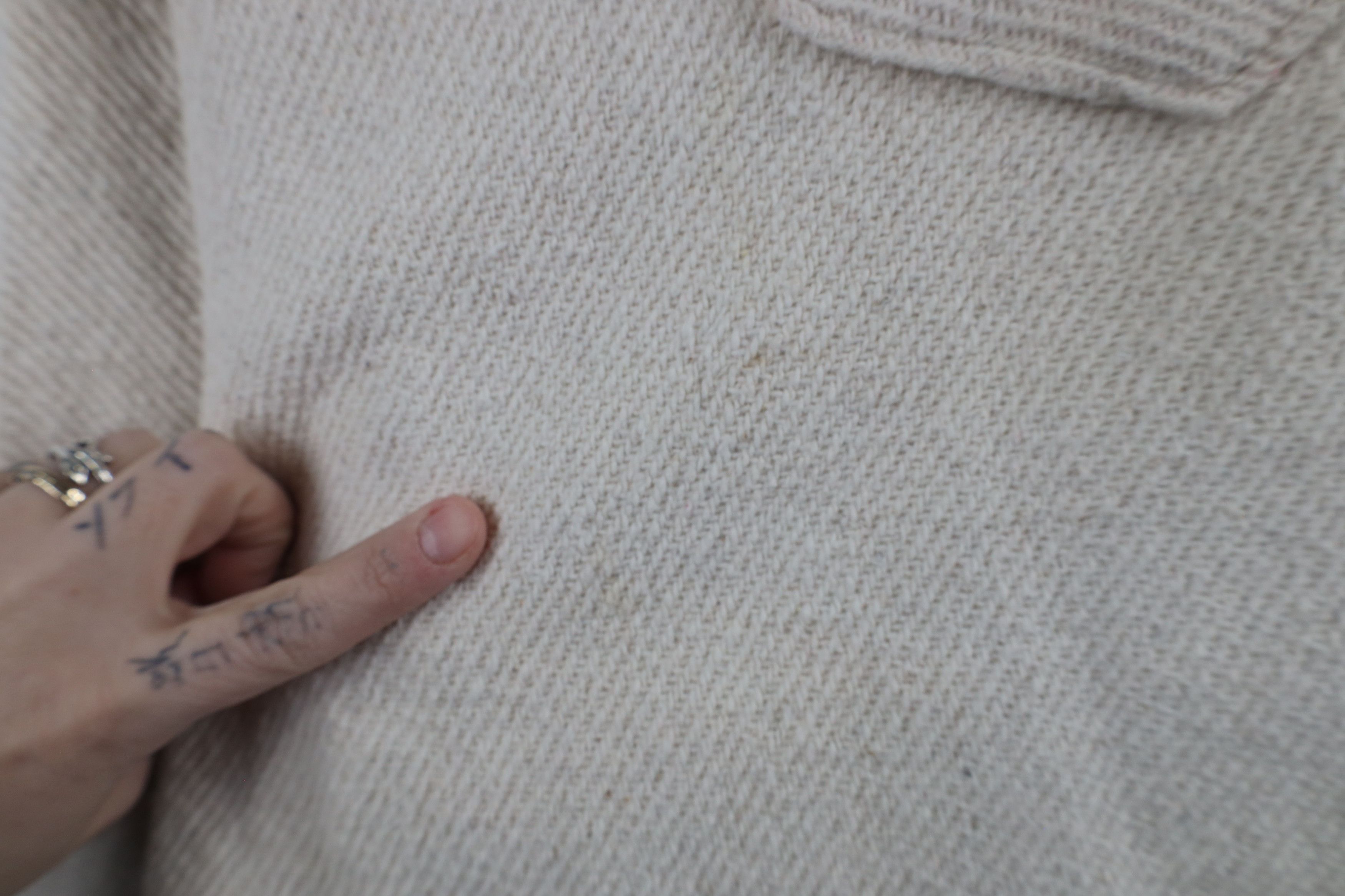 Vintage Vintage 90s Streetwear Drug Rug Hoodie Sweatshirt Cream Size L / US 10 / IT 46 - 9 Thumbnail
