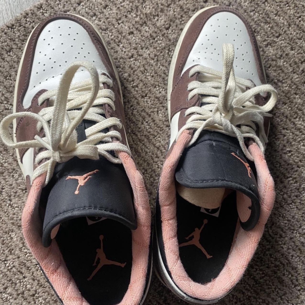 Jordan Brand Jordan 1 “Mocha” Lows Size US 9 / EU 42 - 2 Thumbnail