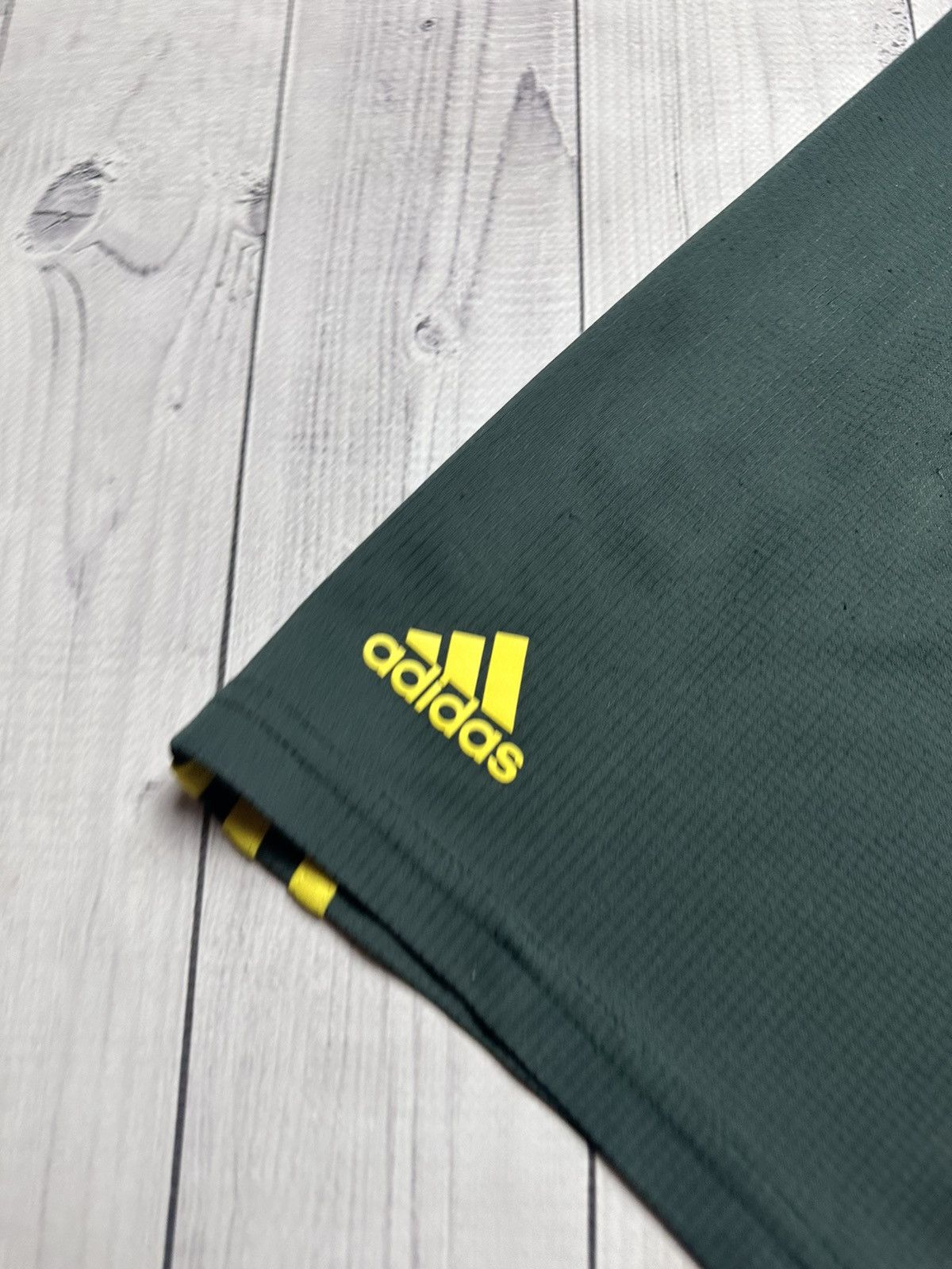 Adidas × Vintage Vintage adidas AC Milan soccer Shorts size L green rare Size US 34 / EU 50 - 9 Thumbnail