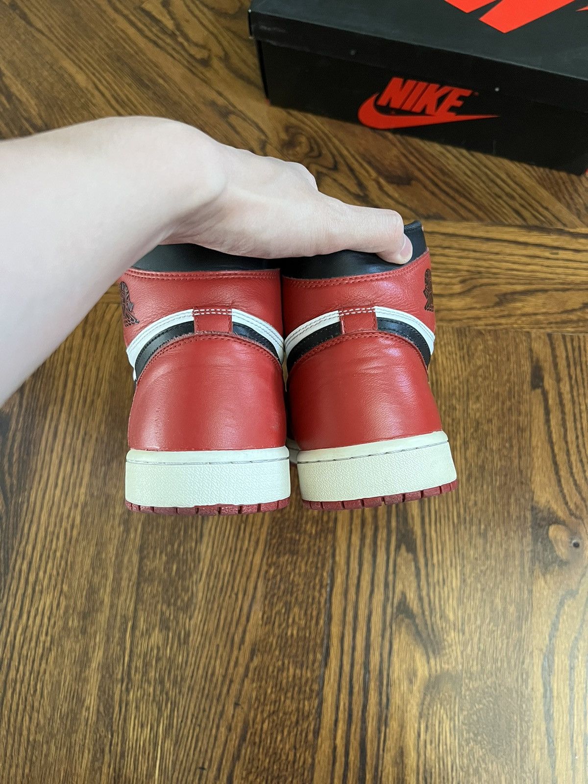 Jordan Brand × Nike Nike Jordan 1 Chicago (2015) Size US 10 / EU 43 - 5 Thumbnail