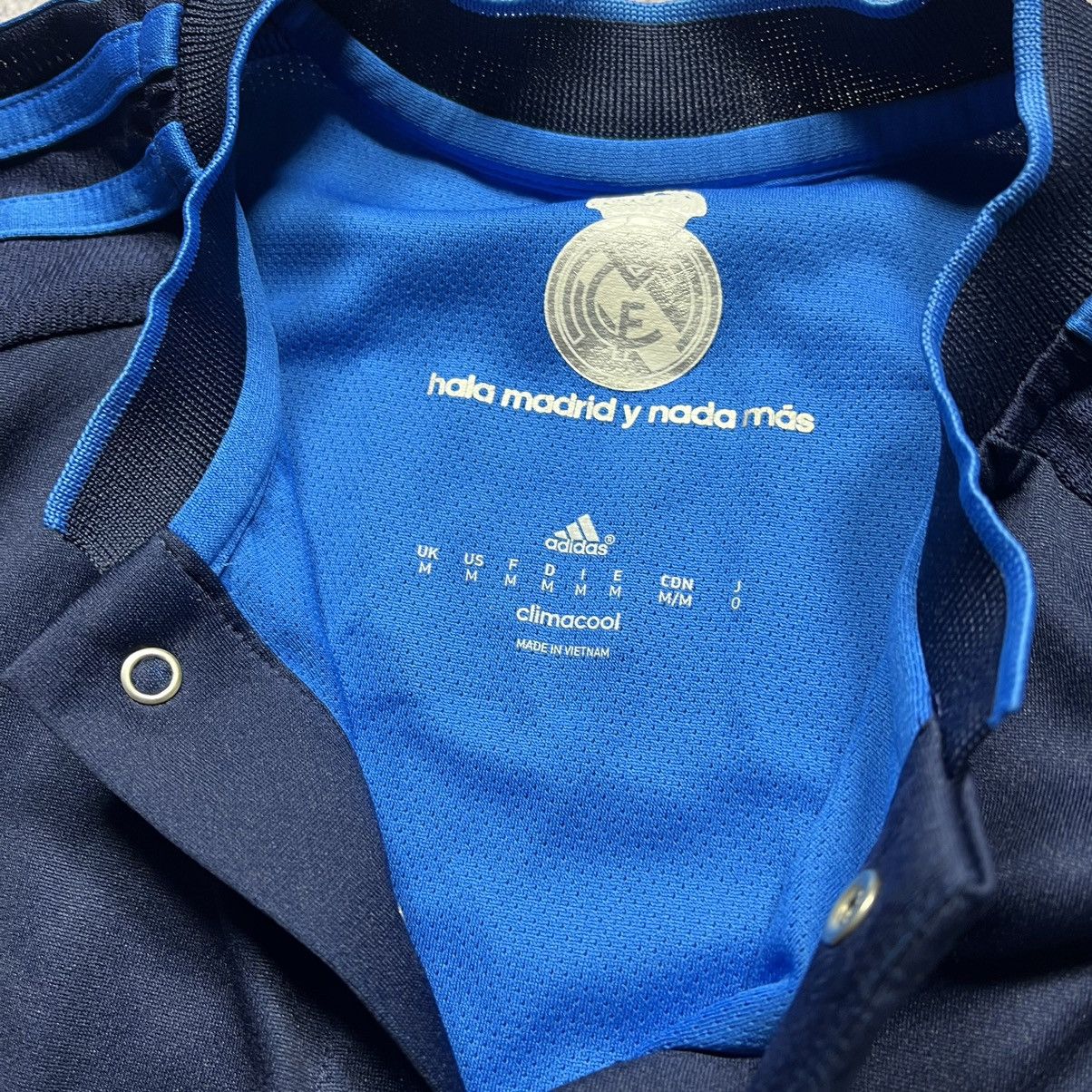 Adidas Adidas Real Madrid #11 Bale Football Jersey 2015/2016 Size US M / EU 48-50 / 2 - 9 Thumbnail