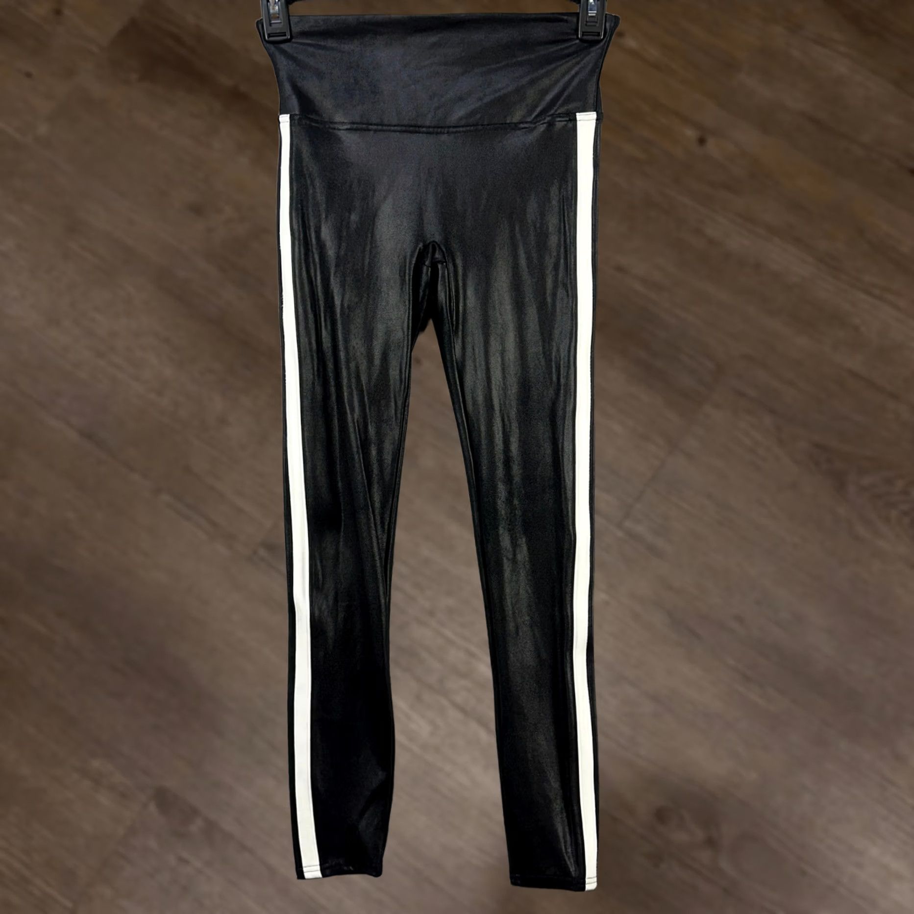 Spanx Spanx Faux Leather Pants Legging Womens Medium Black White Mid-Waist Stretch Leggings Size 32" / US 10 / IT 46 - 1 Thumbnail