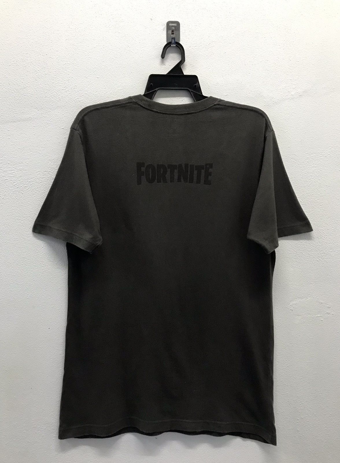 Uniqlo Uniqlo 2020 Epic Games Fortnite Shirt Size US L / EU 52-54 / 3 - 2 Thumbnail